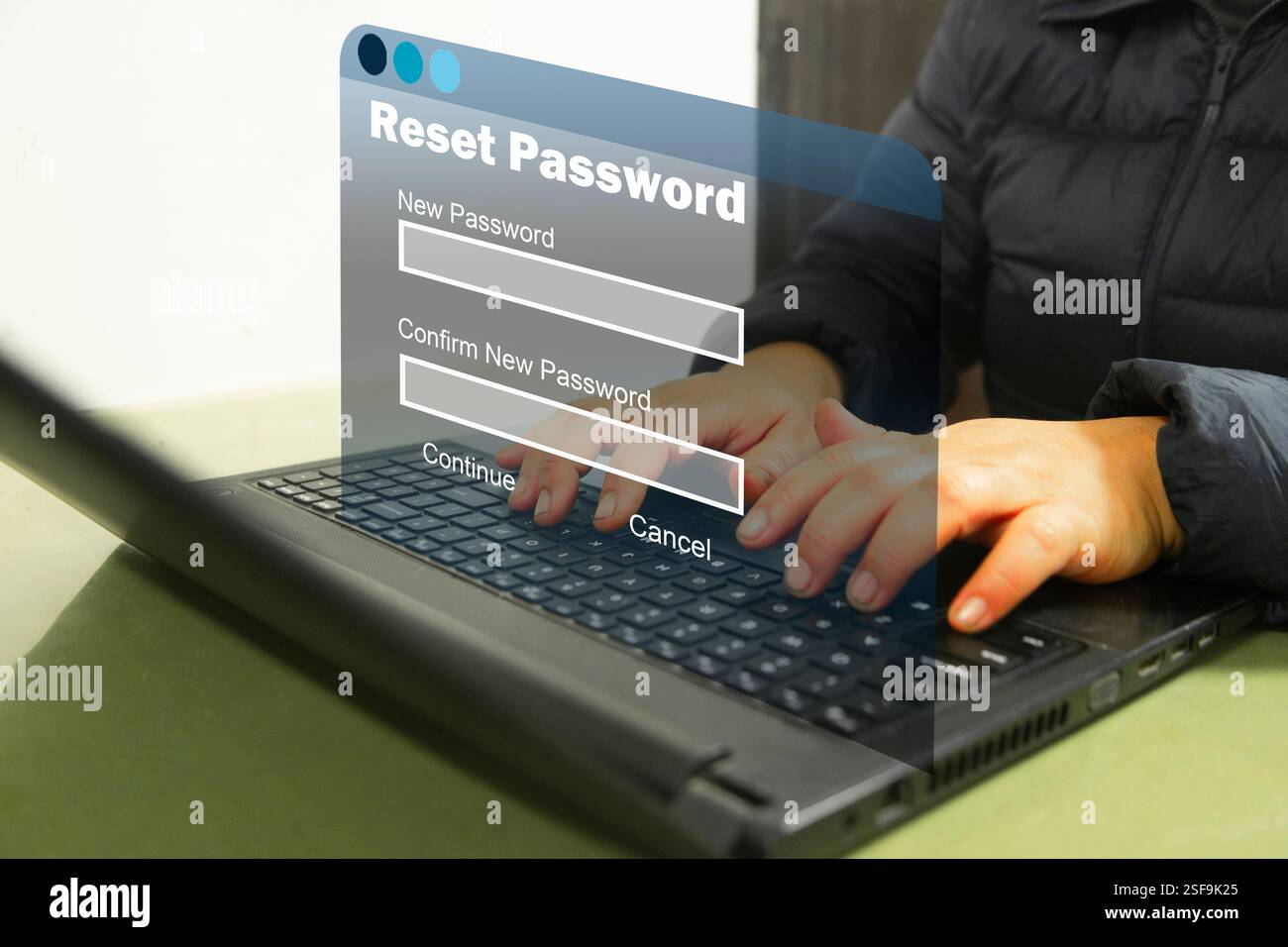 Konzept zum Zurücksetzen des Kennworts. Schlosssymbol, Sicherheitscode wird auf der Seite zum Ändern des Passworts angezeigt, während ein Geschäftsmann im Büro einen Laptop verwendet. Cybersicherheit Stockfoto