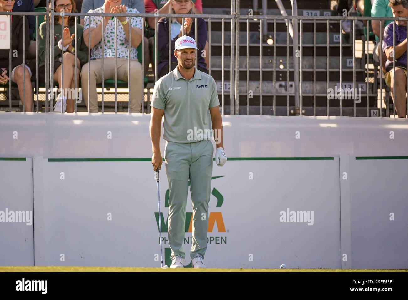 Wyndham Clark schlägt am Samstag, den 8. Februar 2025, in Scottsdale in der dritten Runde der WM Phoenix Open ab. Arizona. (Thomas Fernandez / Bild des Sports) Stockfoto