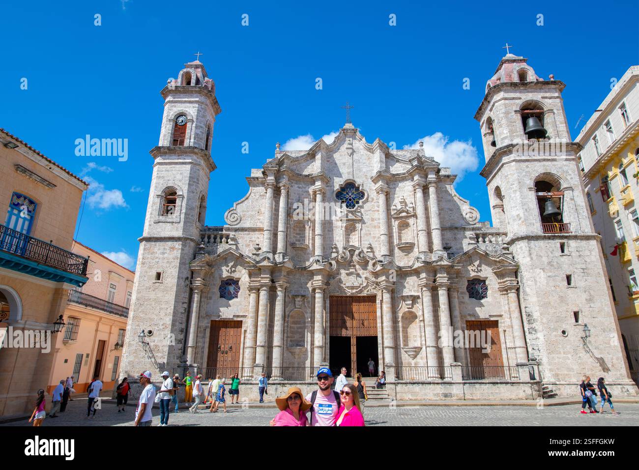 Die Kathedrale von Havanna (Catedral de San Cristobal) befindet sich auf der Plaza de la Catedral in der Calle Empedrado in Old Havana (La Habana Vieja), Kuba. Das alte Havanna i Stockfoto