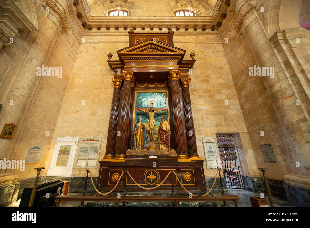 Die Kathedrale von Havanna (Catedral de San Cristobal) befindet sich auf der Plaza de la Catedral in der Calle Empedrado in Old Havana (La Habana Vieja), Kuba. Das alte Havanna i Stockfoto