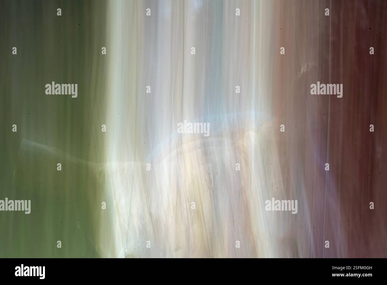 Absichtliche Kamerabewegung Hintergrundtechnik mit einer langen Belichtung, um einen abstrakten Weichfokus zu erzielen, verschwommene Textur, Fotografiebewegungen s Stockfoto