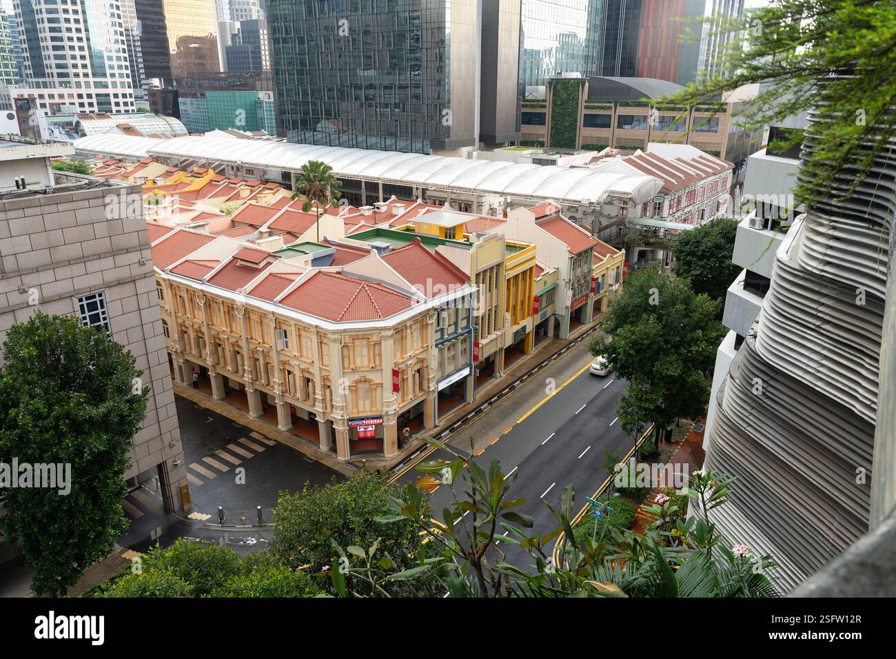 Eine Reihe farbenfroher Shophouses in Chinatown Singapur Stockfoto