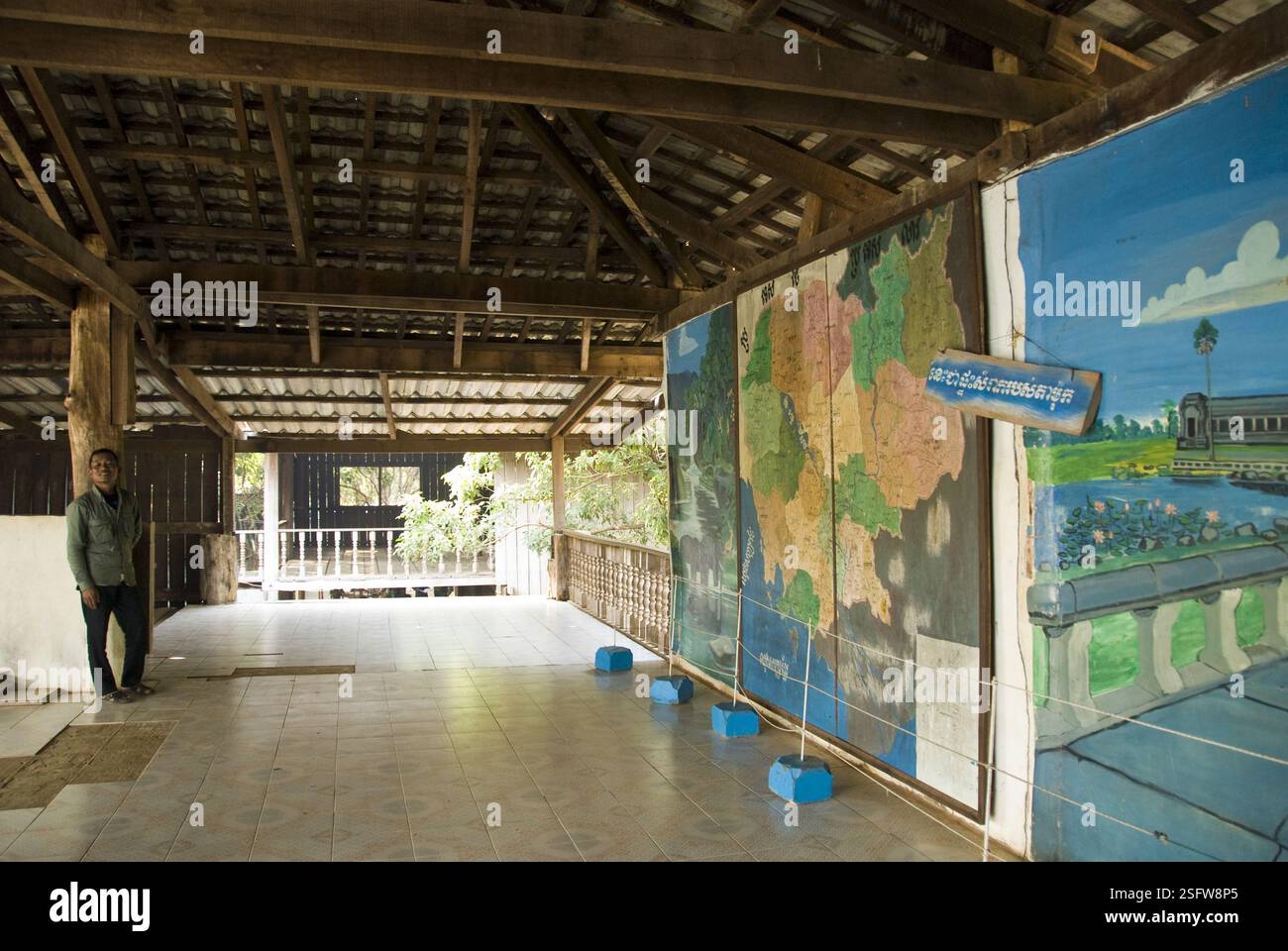 Eine Karte von Kambodscha hängt im Haus von Ta Mok, einem führenden Führer der Roten Khmer, in Anlong Veng, Kambodscha. Stockfoto
