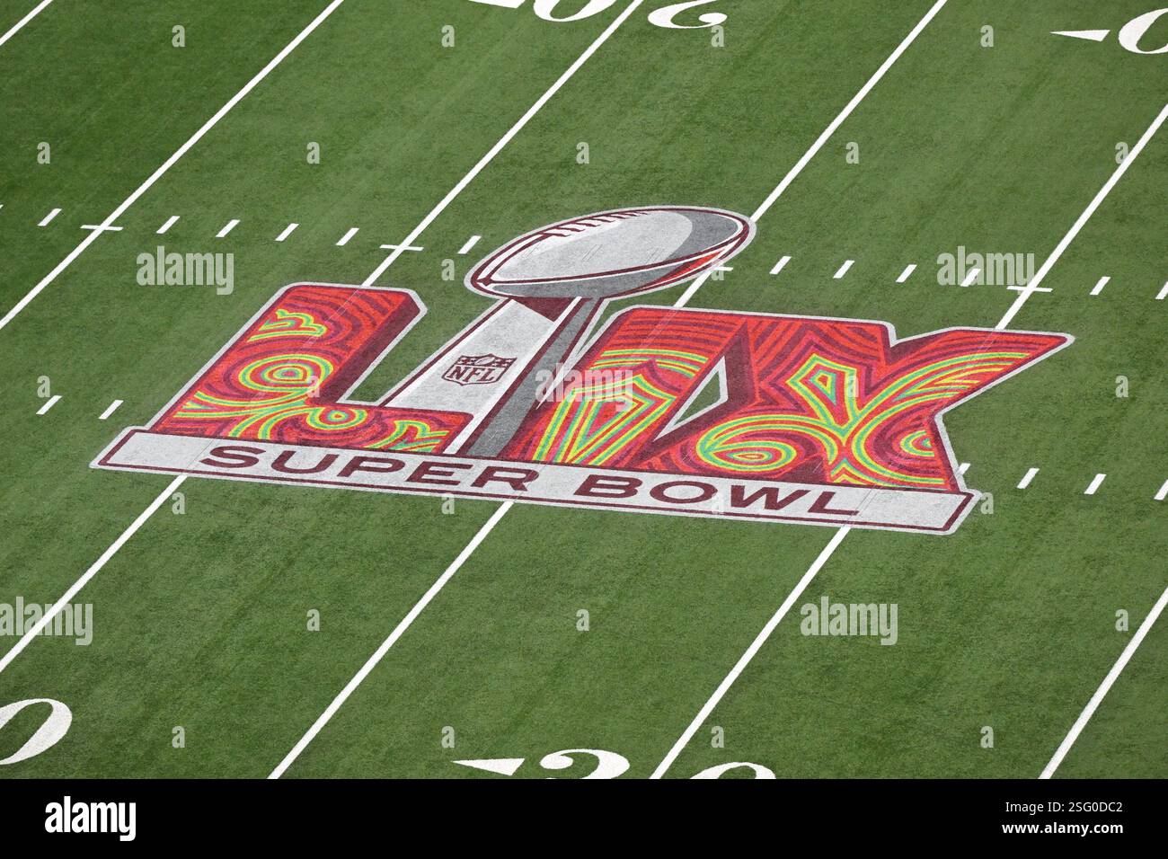 New Orleans, Usa. Februar 2025. Das Super Bowl Logo ist vor dem Start des Super Bowl LIX zwischen den Philadelphia Eagles und den Kansas City Chiefs im Caesars Superdome in New Orleans am Sonntag, den 9. Februar 2025 zu sehen. Foto: Jon SooHoo/UPI Credit: UPI/Alamy Live News Stockfoto