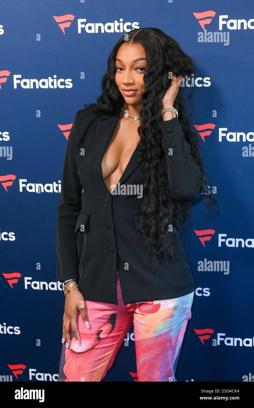 New Orleans, USA. Februar 2025. Angel Reese nimmt am 8. Februar 2025 an der Fanatics Super Bowl Party in der Sugar Mill 2025 in New Orleans, Louisiana, Teil. Foto: AJT/imageSPACE Credit: Imagespace/Alamy Live News Stockfoto