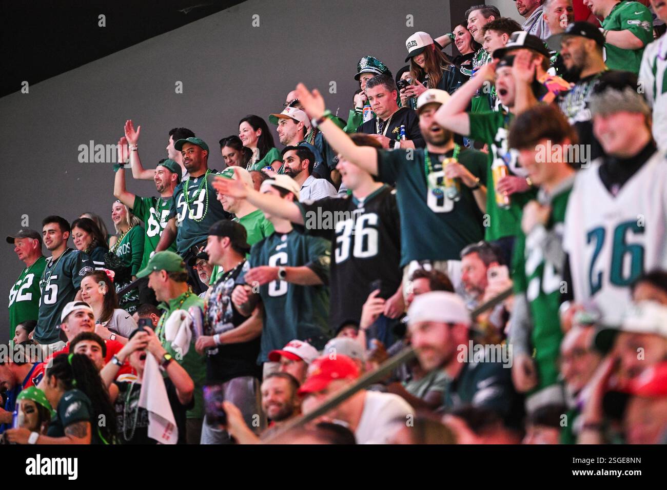 New Orleans, USA. Februar 2025. Die Fans der Eagles feiern den Super Bowl LIX zwischen den Kansas City Chiefs und den Philadelphia Eagles am 9. Februar 2025 im Caesars Superdome in New Orleans, Louisiana. Die Philadelphia Eagles besiegten 40 die Kansas City Chiefs. (Foto: Anthony Behar/SIPA USA) Credit: SIPA USA/Alamy Live News Stockfoto