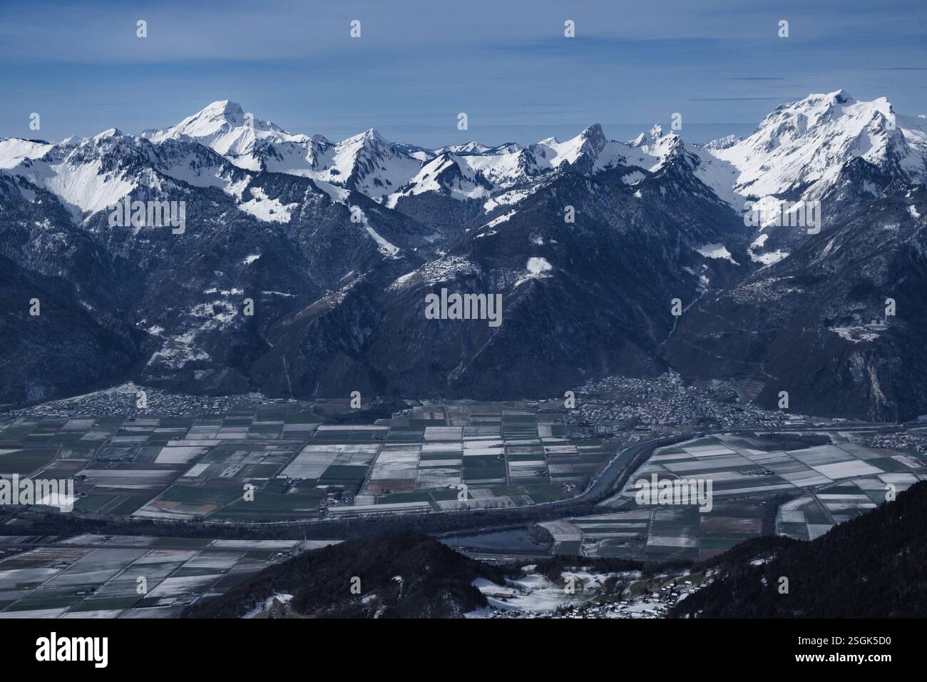 Blick auf die Schweizer und französischen Alpen von der Skistation Villars im Kanton Waadt, Schweiz Stockfoto