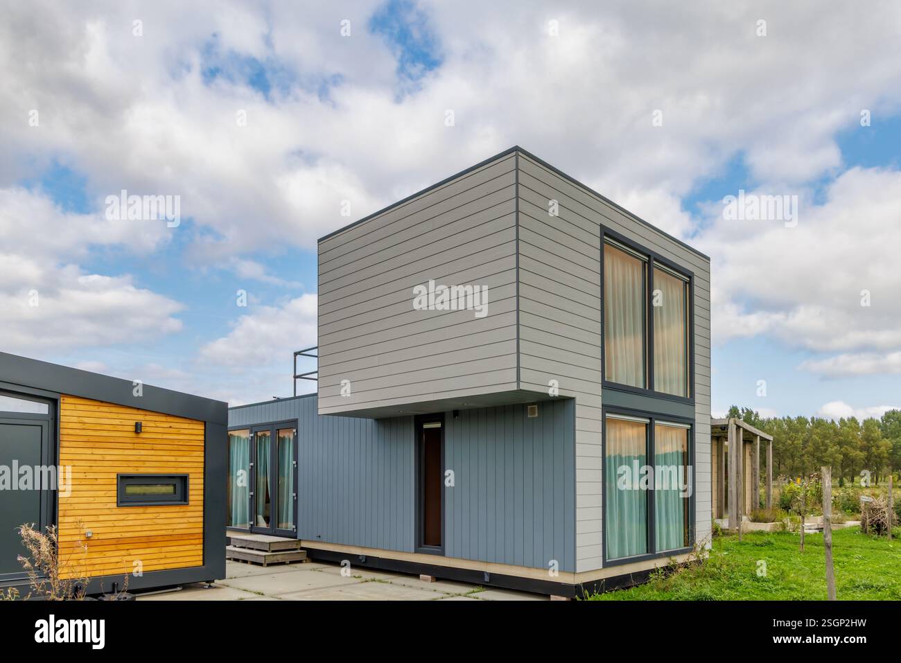 Almere, Niederlande - 17. September 2024: Neues kleines Haus in Almere, Niederlande Stockfoto