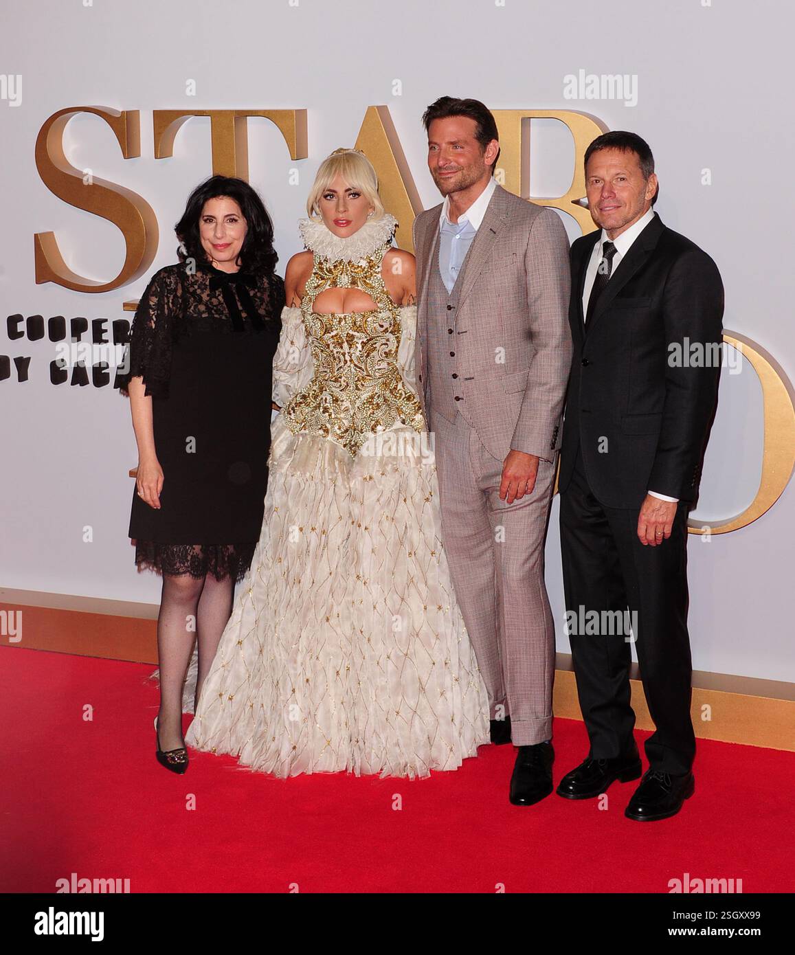 Sue Kroll, Lady Gaga, Bradley Cooper, Bill Gerber bei Einem STAR Is BORN - UK Premiere im GUE West End ll London Donnerstag, 27. September 2018 Stockfoto Sue Kroll, Lady Gaga, Bradley Cooper, Bill Gerber bei Einem STAR Is BORN - UK Premiere im GUE West End ll London Donnerstag, 27. September 2018 Stockfoto