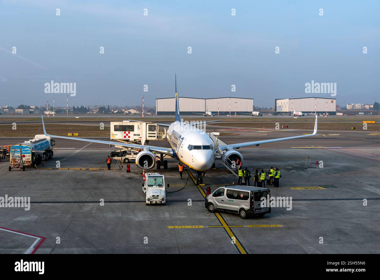 Flughafenszenen. Flughafen Bergamo, Italien Stockfoto