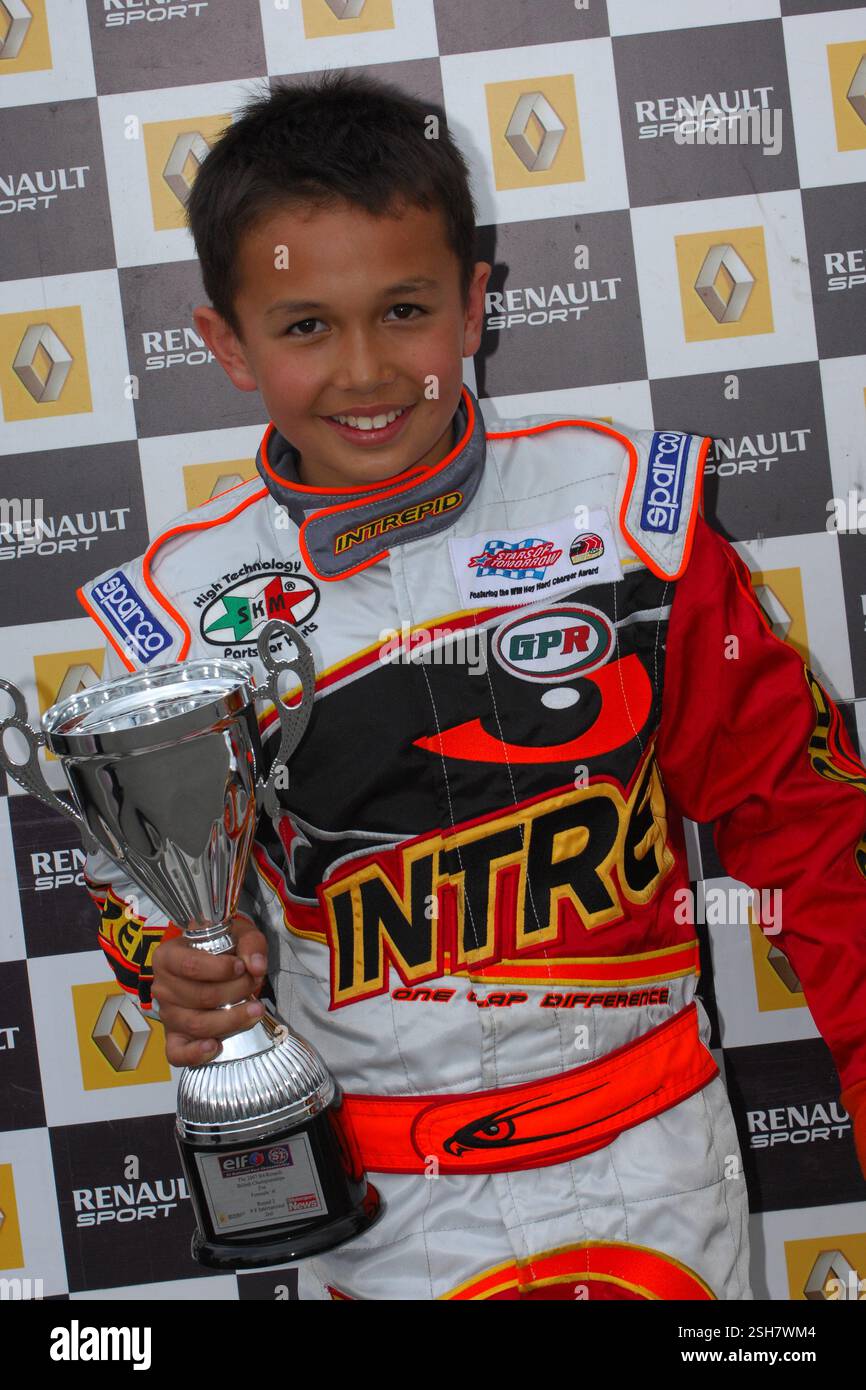 Alexander Albon, ein Rennfahrer mit thailändischer und britischer Nationalität, der in der Formel 1 unter der thailändischen Flagge für das Williams-Team antrat, war hier in seiner frühen Kartkarriere im Jahr 2007 zu sehen. Stockfoto