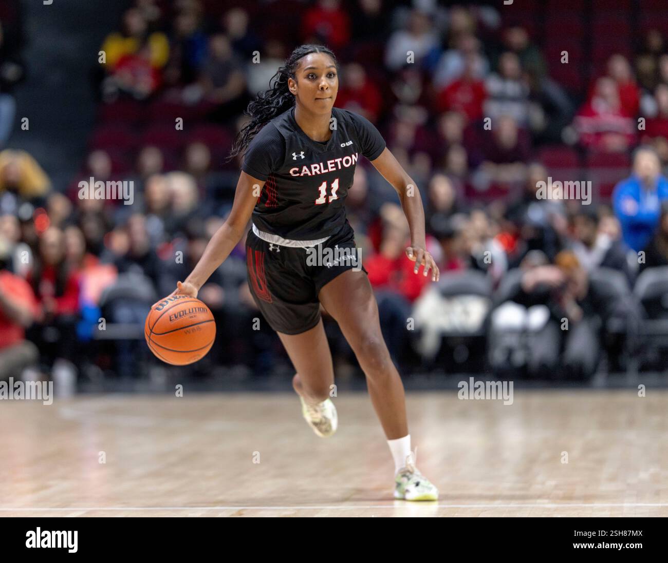 (Ottawa, Kanada--7. Februar 2025) Kyana-Jade Poulin von der Carleton University Ravens. Die Carleton University Ravens besiegte die University of Ott Stockfoto