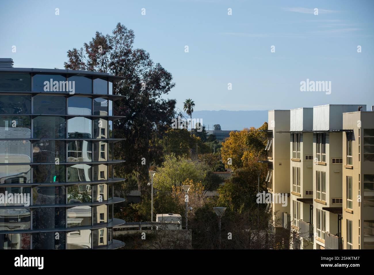 Blick auf die Skyline der Innenstadt von Milpitas, Kalifornien, USA. Stockfoto