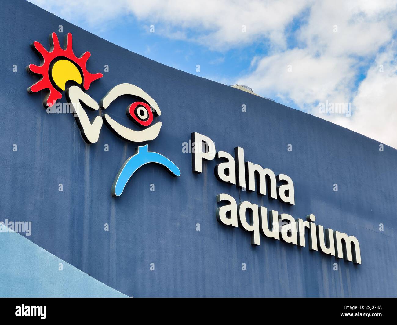 Palma Aquarium in Palma de Mallorca, Mallorca, Spanien. Aquarium und Park in der Nähe des Playa de Palma Strandes. - Smartphone-aufgenommenes Stockfoto