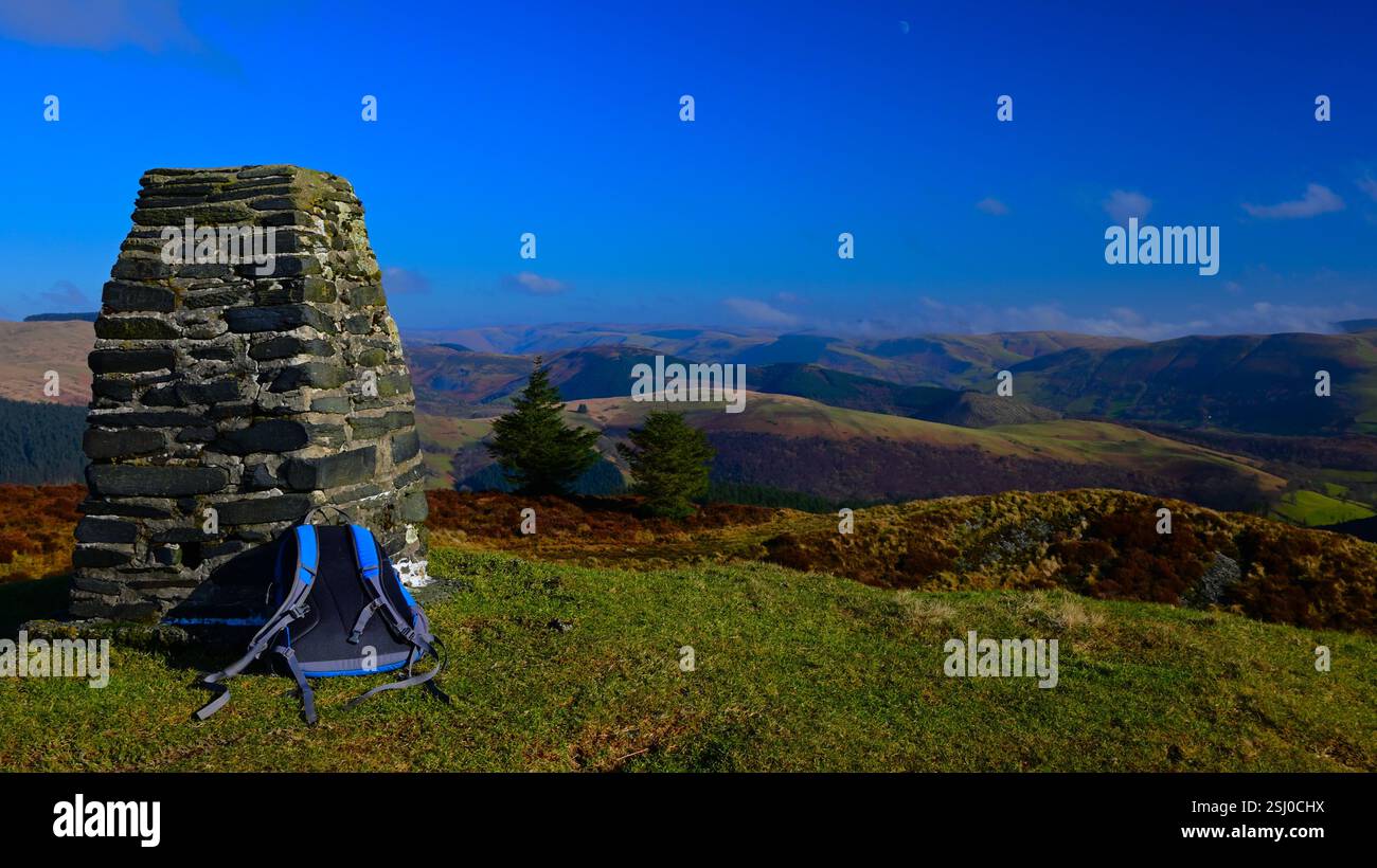 Blick von der Mynydd Cwmcelli Triangulation Säule (Ordanance Survey) im Dyfi Forest zwischen Aberangell und Aberllefenni Mid Wales UK Stockfoto