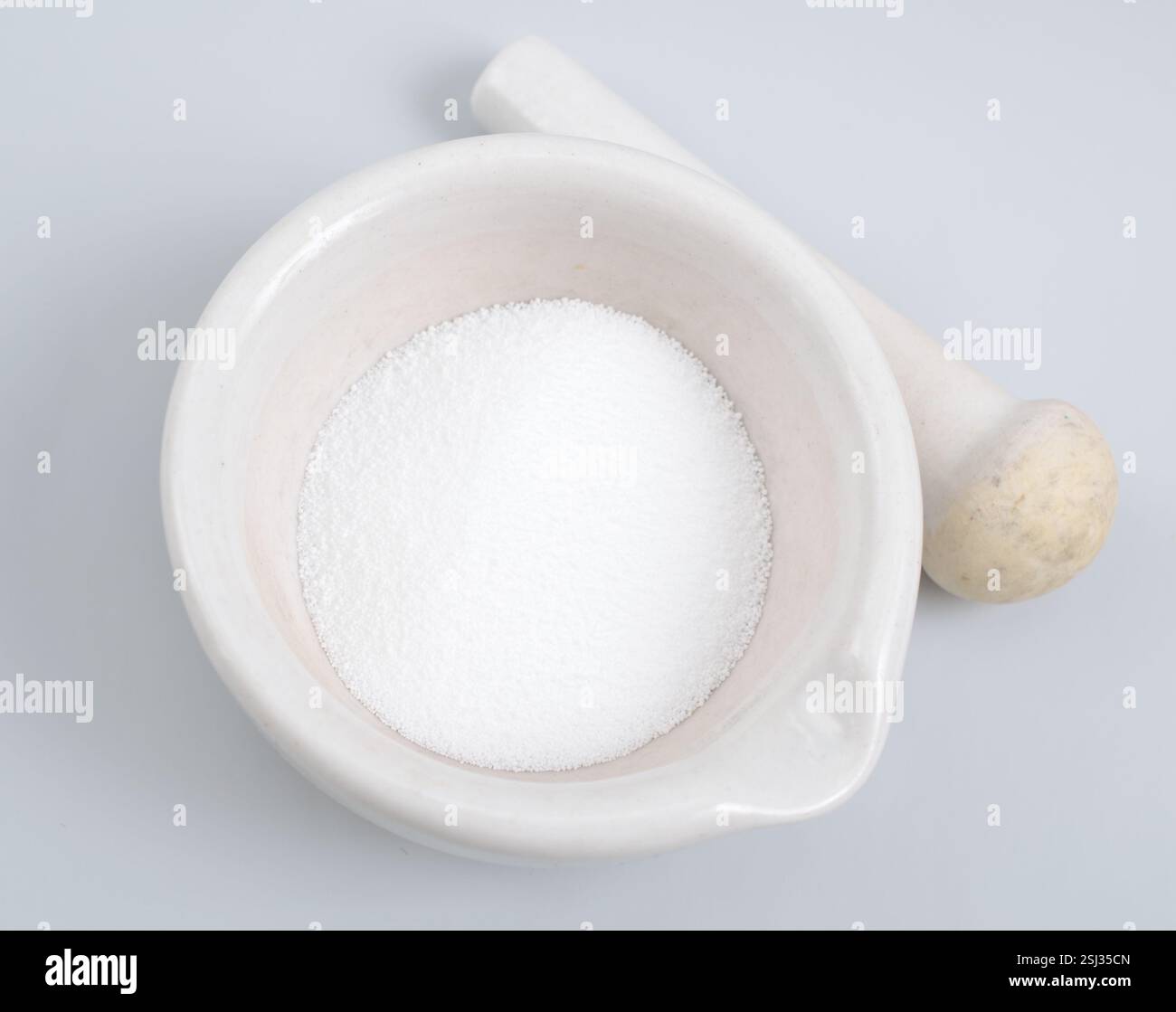 Kaliumcarbonat ist die anorganische Verbindung mit der Formel K2CO3 Stockfoto Kaliumcarbonat ist die anorganische Verbindung mit der Formel K2CO3 Stockfoto