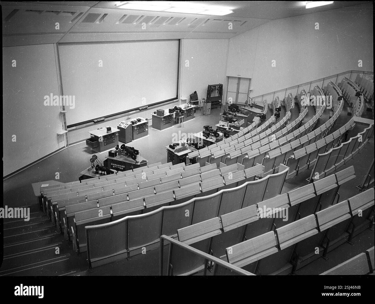 --- Hörsaal, Physik-Institut, ETH Zürich 1955#Hörsaal, Institut für Physik, ETH Zürich 1955 Stockfoto
