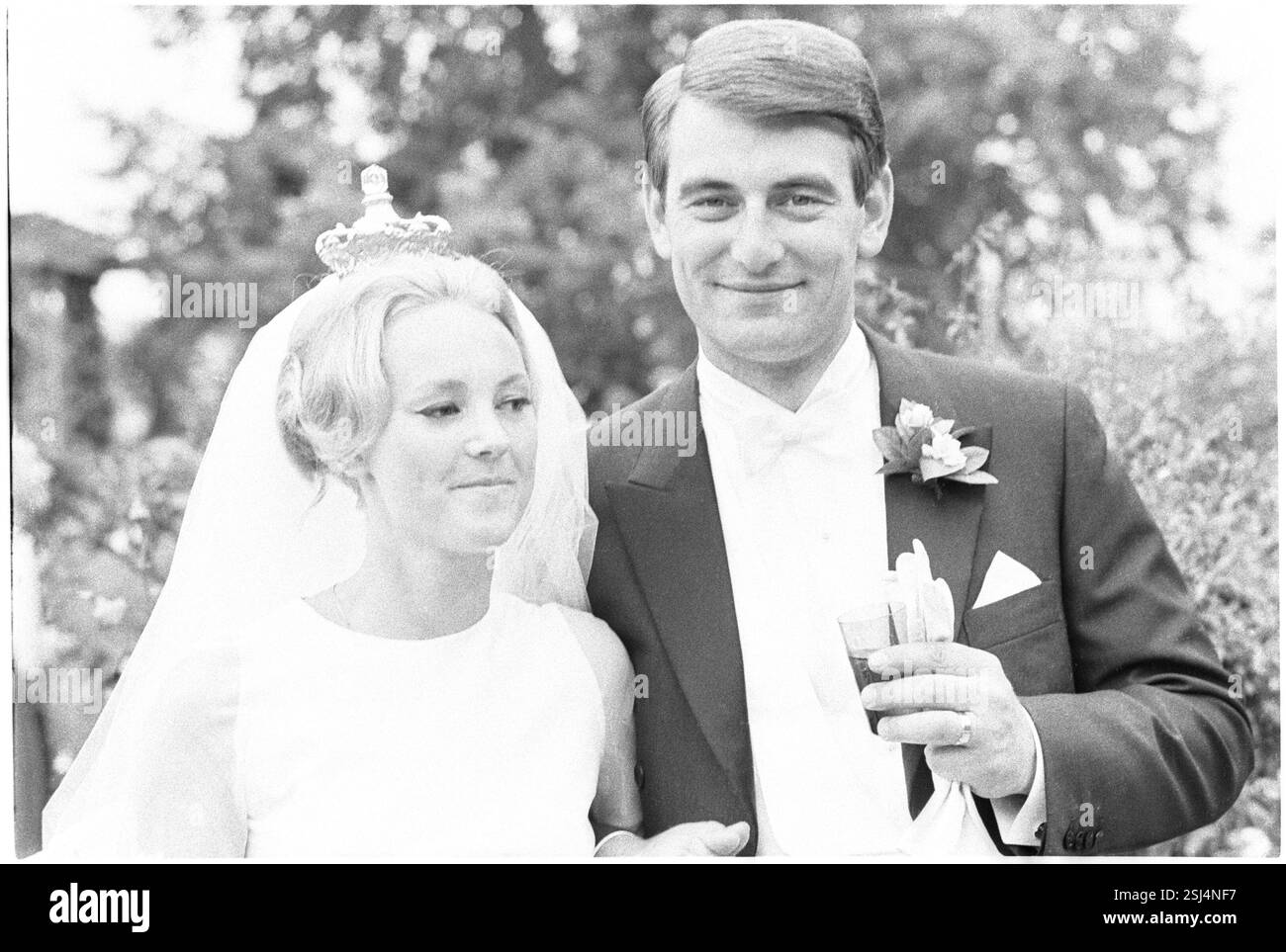 --- Hochzeit von Graf Jan Bernadotte mit Anna Skarne, 1967#Hochzeit von Graf Jan Bernadotte und Anna Skarne, 1967 Stockfoto