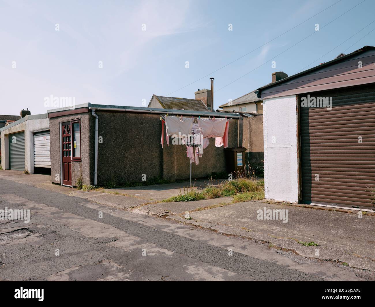 Garagen, Gebäude und Waschanlagen in Roa Island, Furness Peninsula, Westmorland und Furness, Cumbria, England. UK Stockfoto