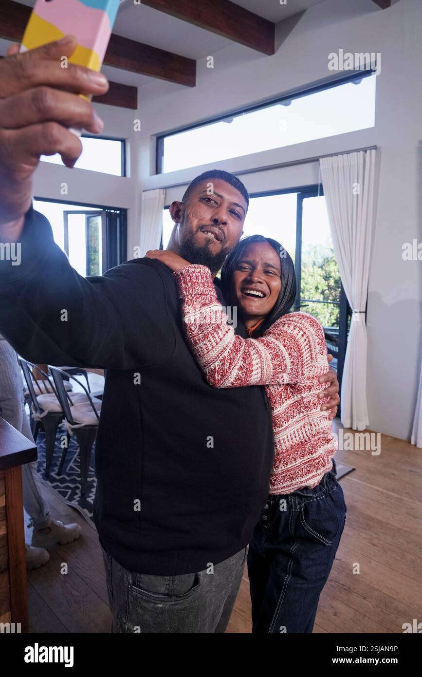 Freunde die Selfie zu Hause Stockfoto