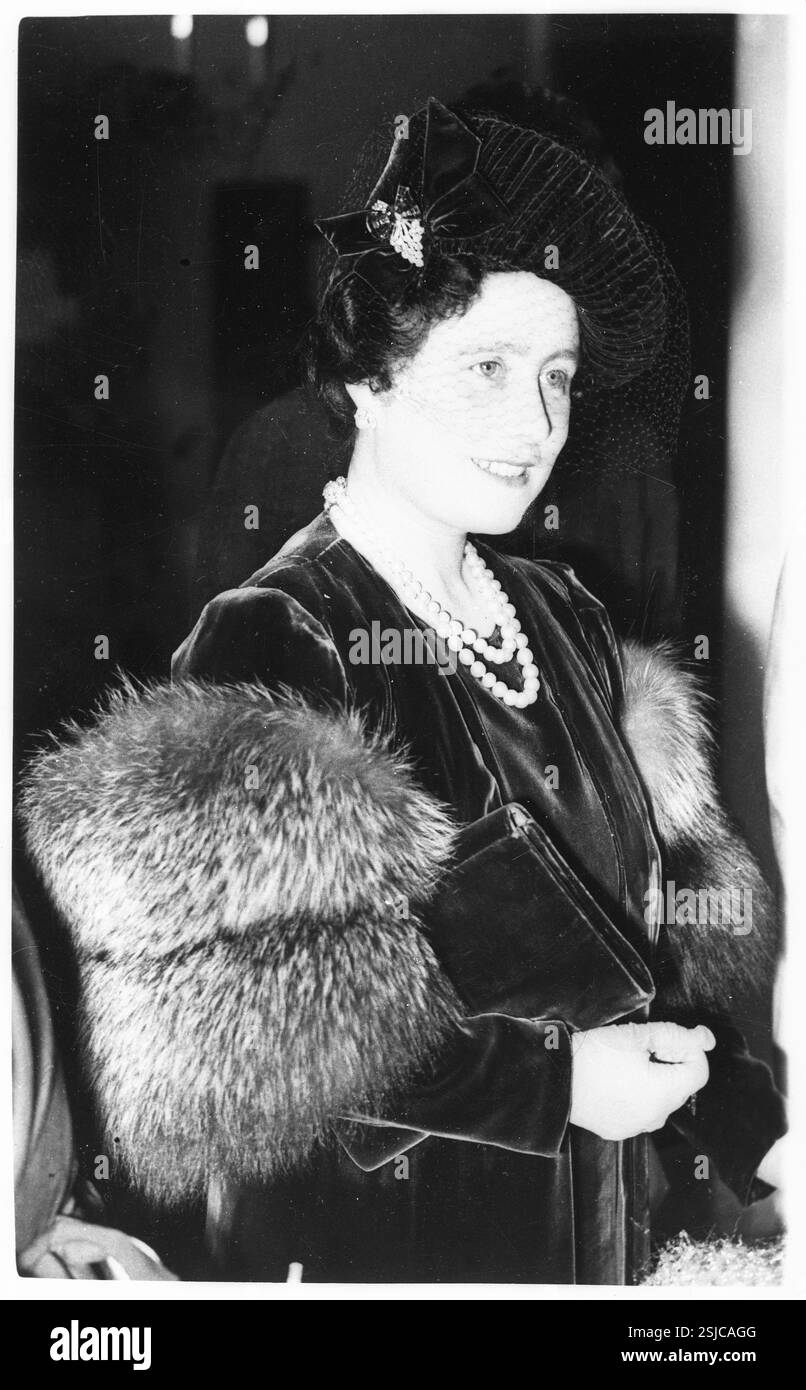 --- Königin Elizabeth, Ehefrau von König George VI.; ca. 1940#Königin Elizabeth, Ehefrau VON König Georg VI.; ca. 1940- RDB VON DUKAS Stockfoto