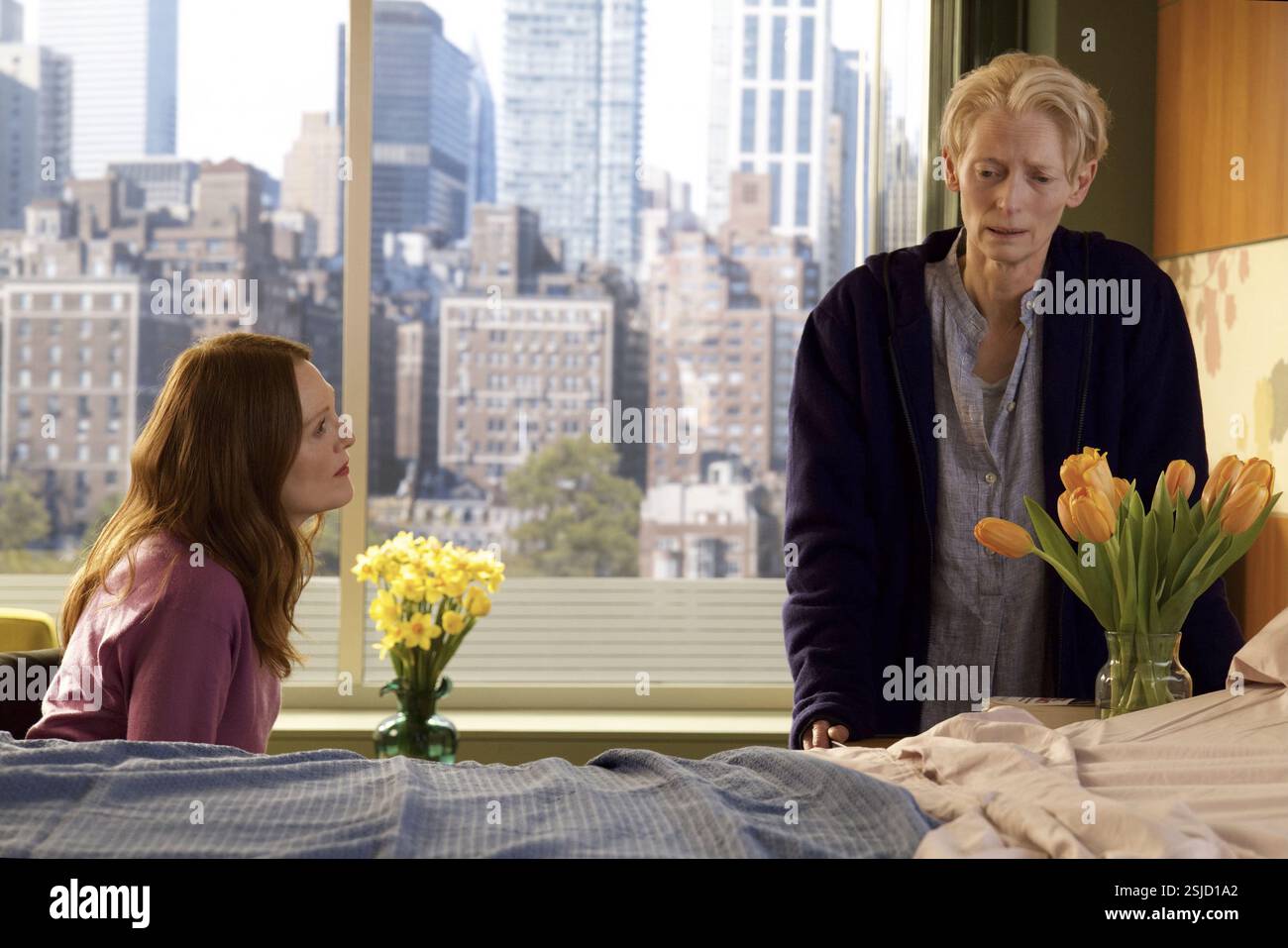 Der Raum nebenan Jahr : 2024 Spanien / USA Regie : Pedro Almodóvar Julianne Moore, Tilda Swinton Stockfoto