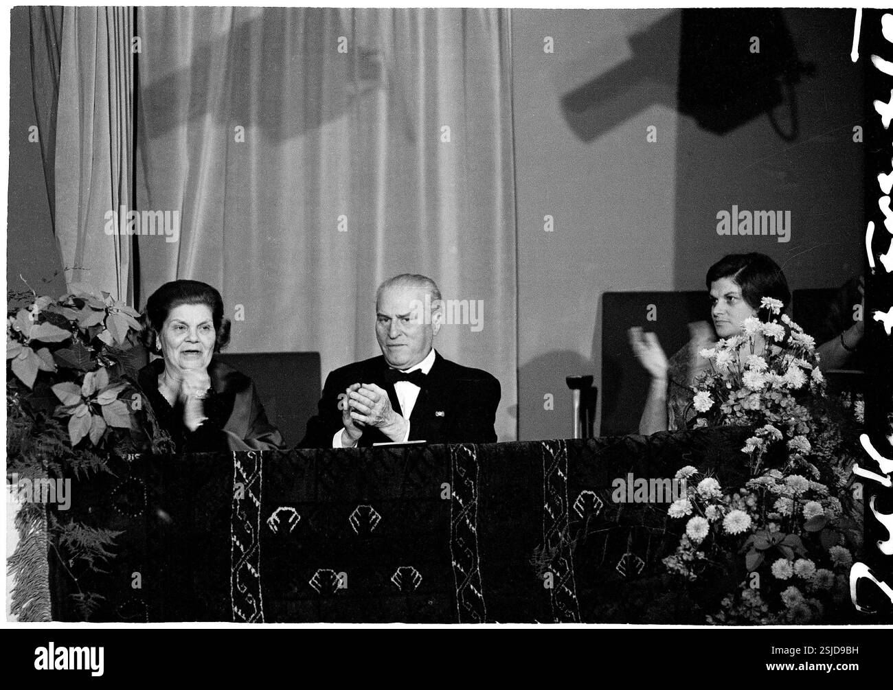 Feier zum 70. Geburtstag von Carl Zuckmayer#Feier 70. Geburtstag von Carl Zuckmayer#- RDB VON DUKAS Stockfoto