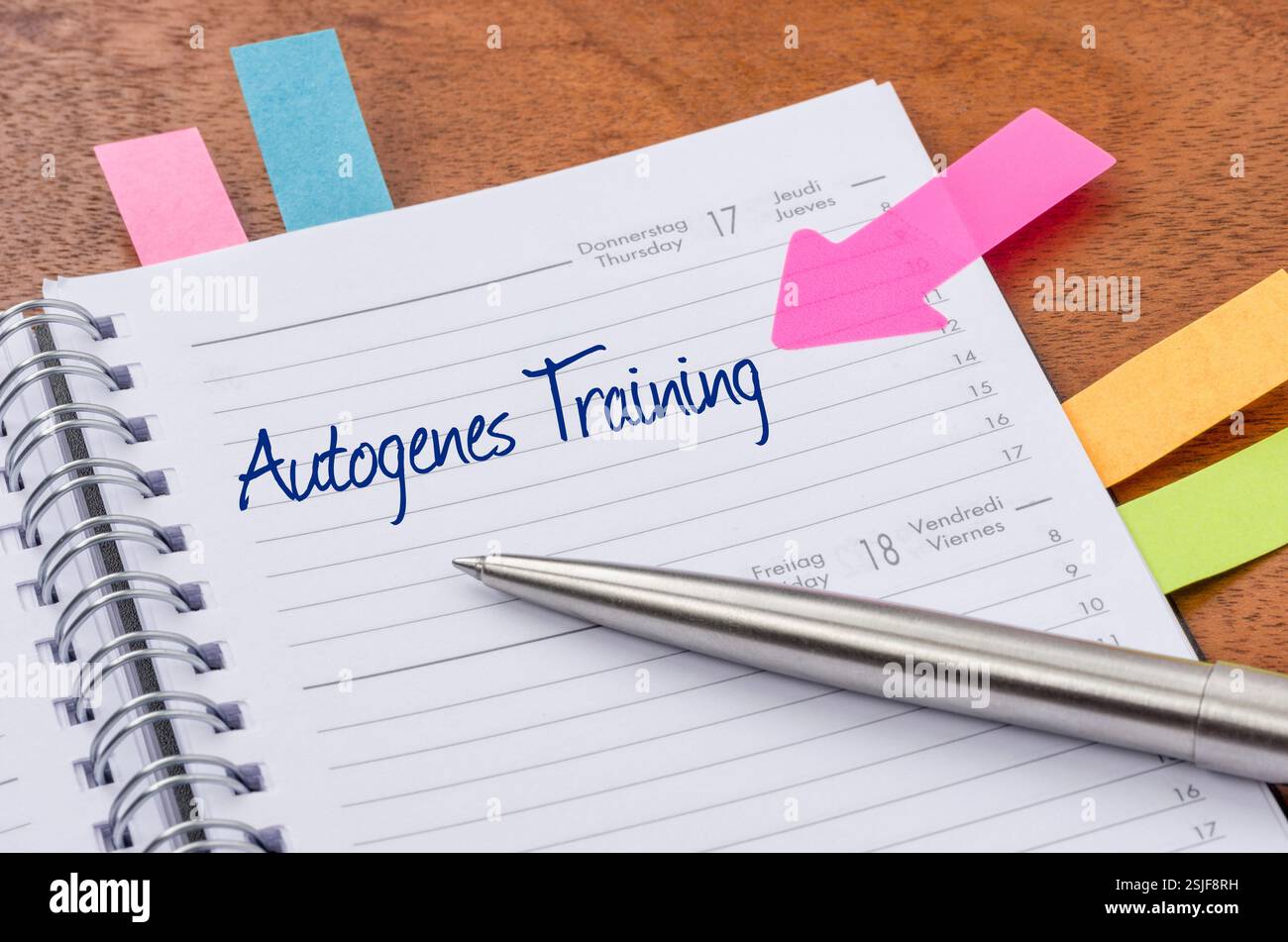 Terminkalender mit Aufkleber - autogenes Training Stockfoto