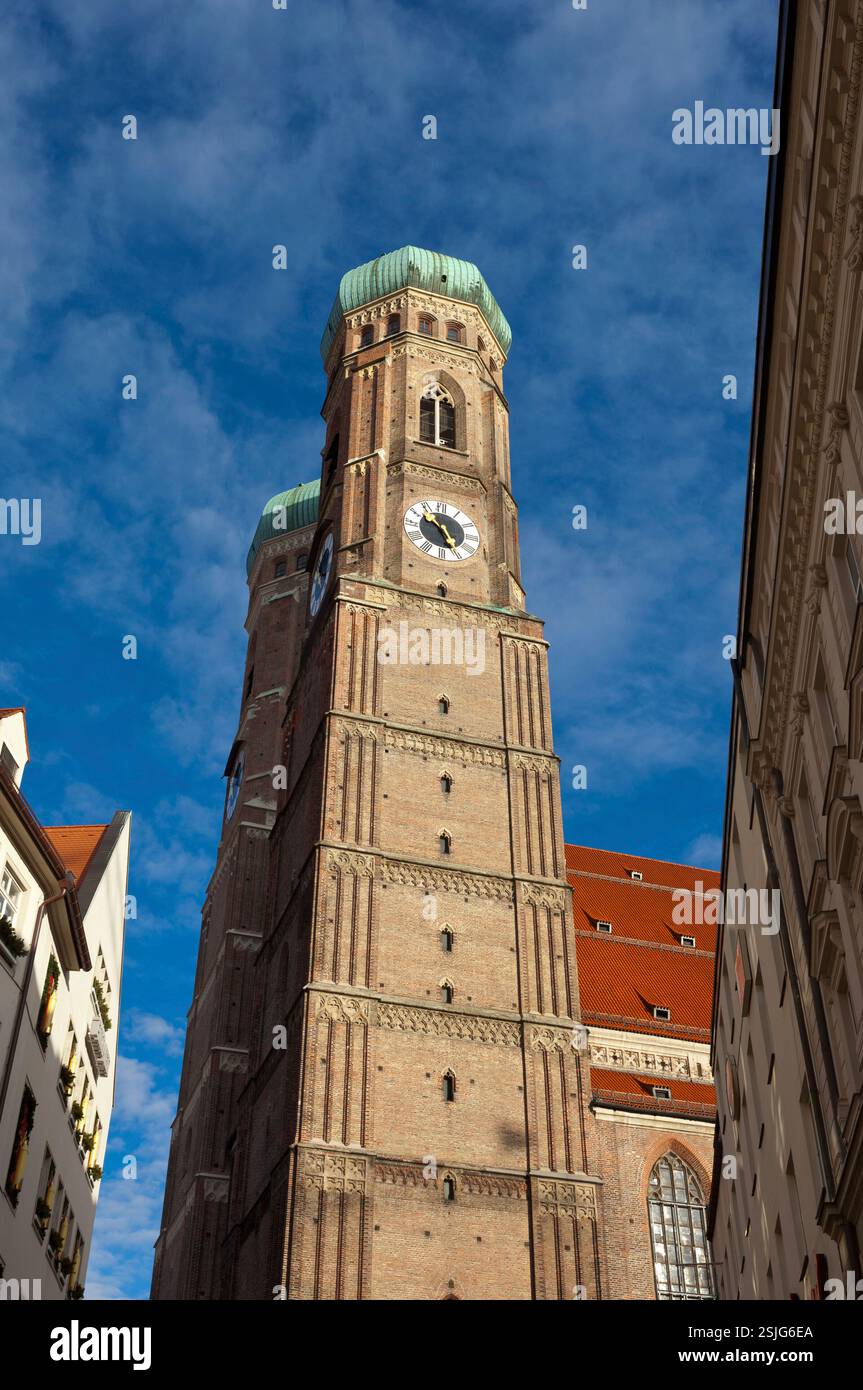Die Church of Our Lady (Frauenkirche) in München, Bayern. Stockfoto