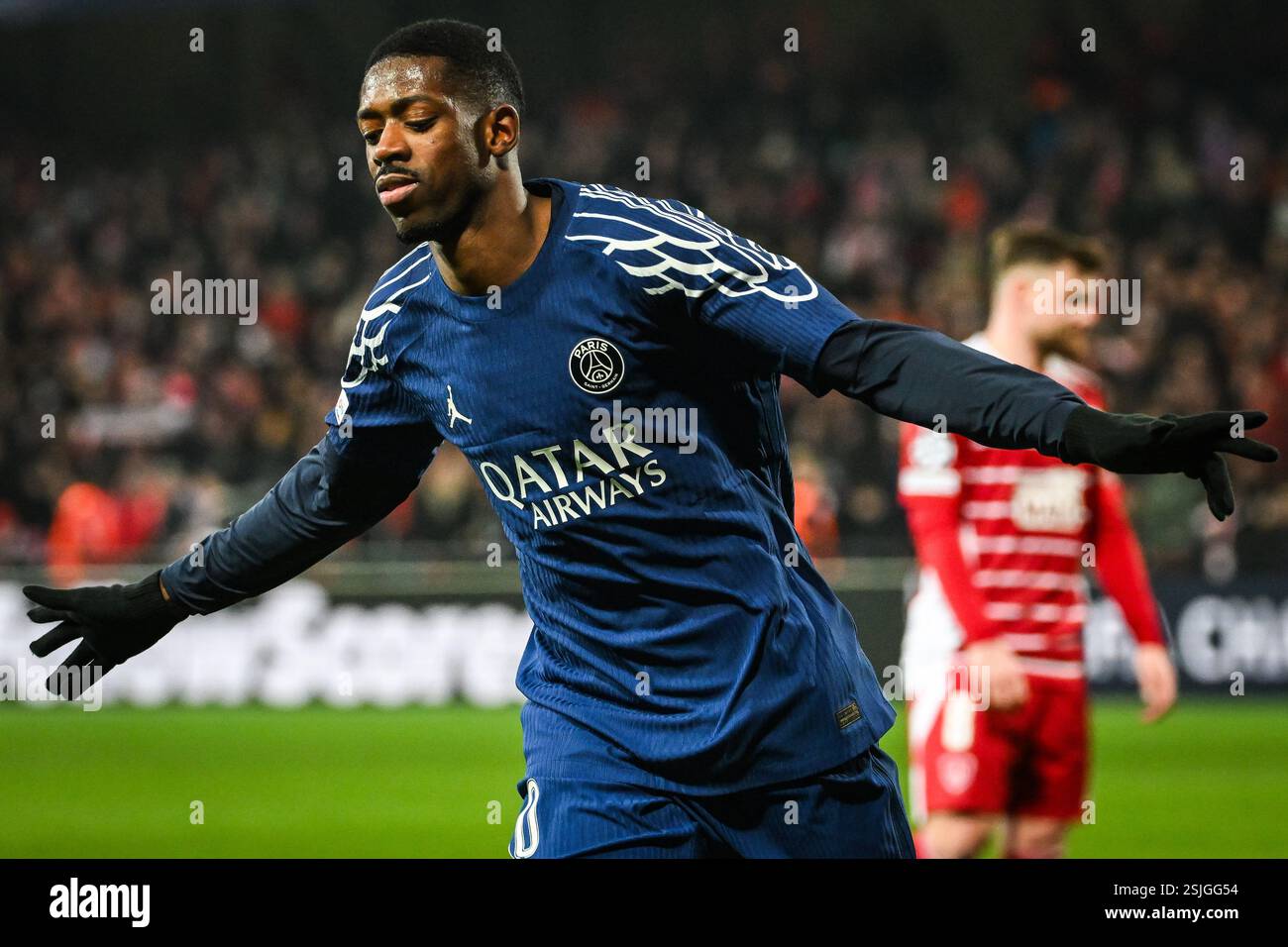 Guingamp, Frankreich, Frankreich. Februar 2025. Ousmane DEMBELE von PSG feiert sein Tor beim UEFA Champions League-Spiel zwischen Stade Brestois Paris Saint-Germain (PSG) am 11. Februar 2025 im Roudourou-Stadion in Guingamp, Frankreich. (Kreditbild: © Matthieu Mirville/ZUMA Press Wire) NUR REDAKTIONELLE VERWENDUNG! Nicht für kommerzielle ZWECKE! Stockfoto