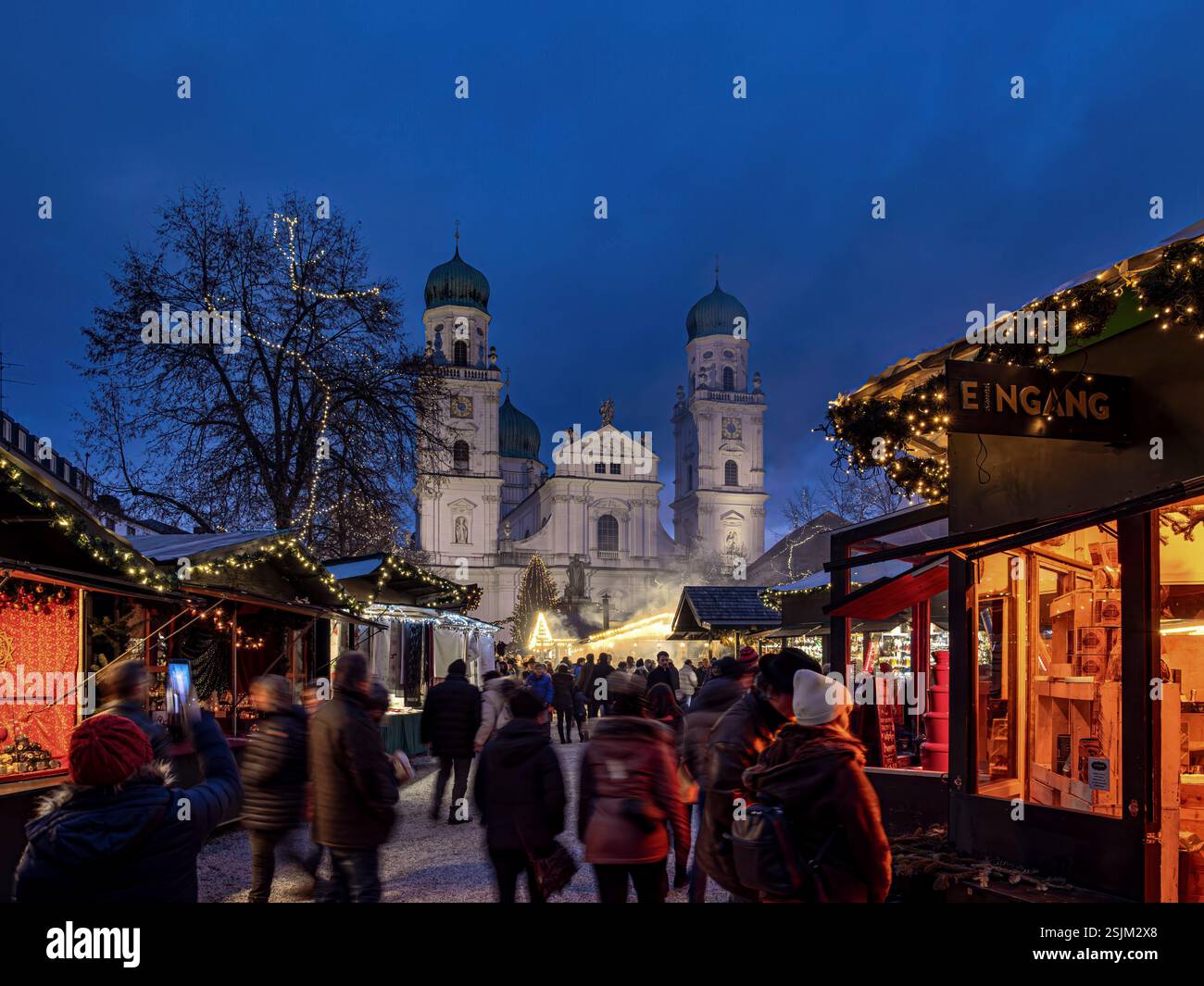 Weihnachtsmarkt im Dom, Weihnachtsmarkt, Passau, Bayern, Deutschland Stockfoto