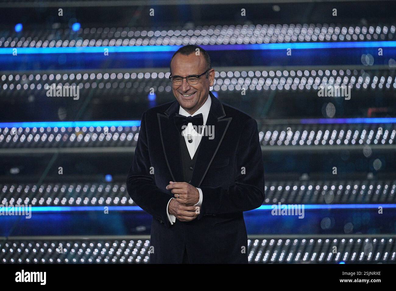 Sanremo, Italien. Februar 2025. Achille Lauro tritt am ersten Abend der 75. Ausgabe des Sanremo Italian Song Festivals im Ariston Theatre in Sanremo, Norditalien, auf – Dienstag, 11. Februar 2025. Unterhaltung. (Foto: Marco Alpozzi/LaPresse) Credit: LaPresse/Alamy Live News Stockfoto