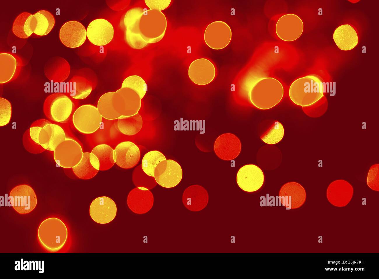 Festliche, unscharfe Lichter. Verschwommenes helles abstraktes Bokeh auf hellem Hintergrund Stockfoto