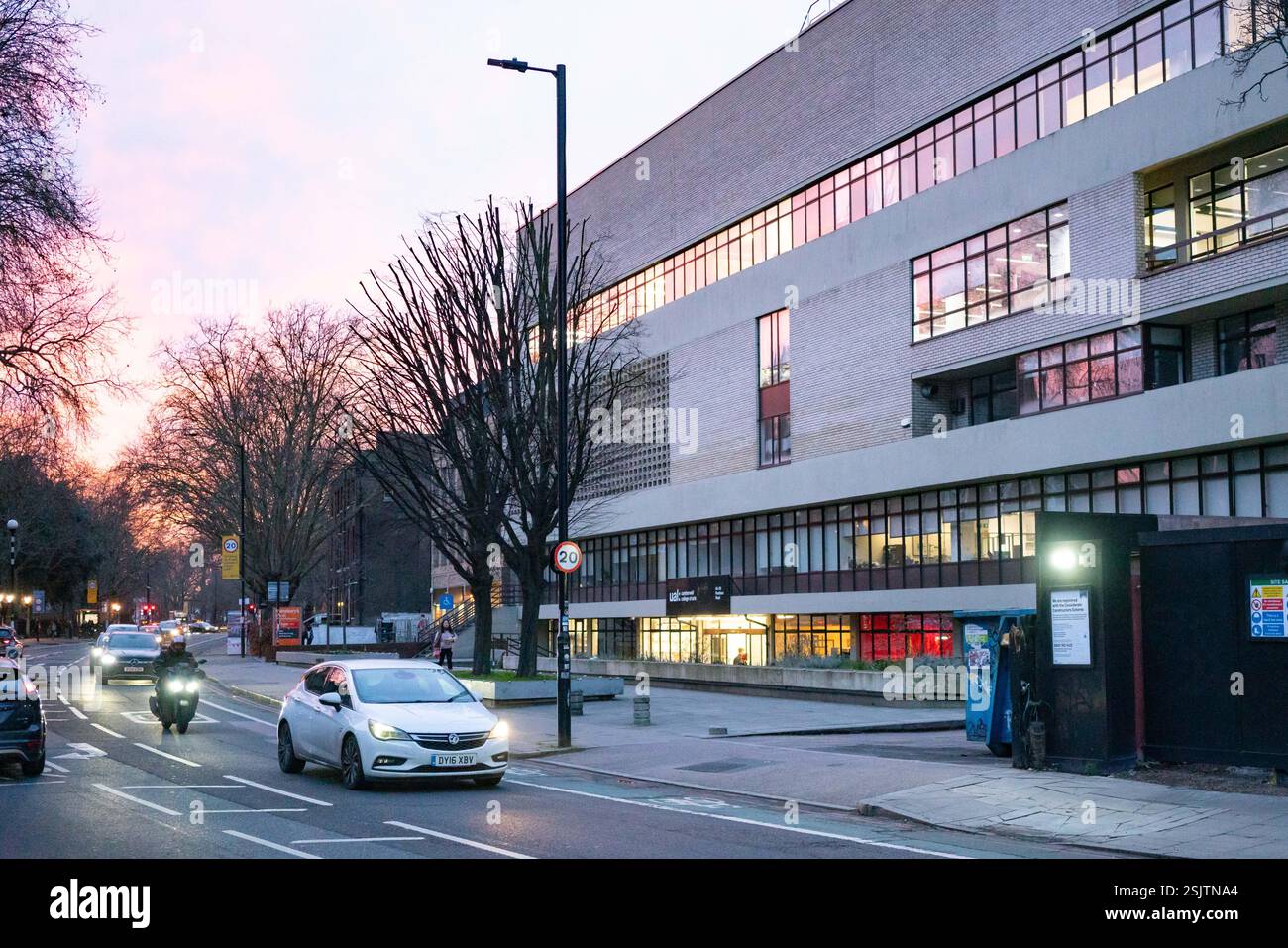 Die University of the Arts London (UAL) ist eine weltweit renommierte Universität, die sich auf Kunst, Design, Mode, Kommunikation und darstellende Kunst spezialisiert hat. IT Consi Stockfoto