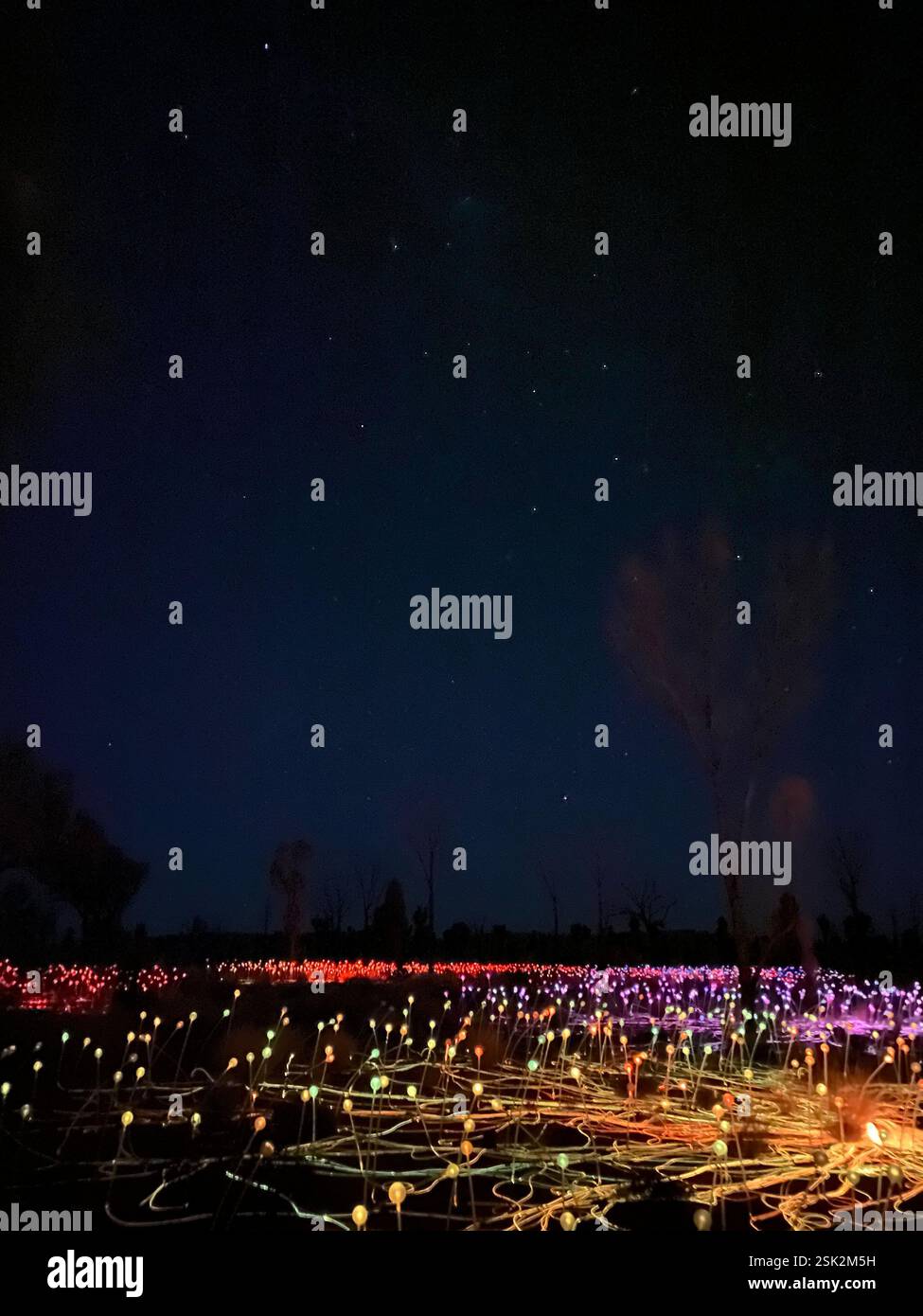 Uluru, NT, Australien - Smartphone-aufgenommenes Stockfoto