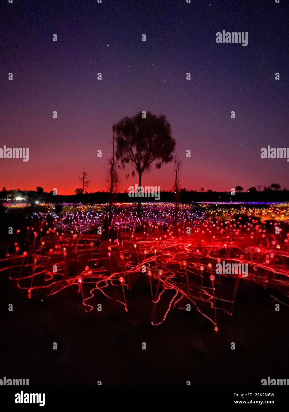 Uluru, NT, Australien - Smartphone-aufgenommenes Stockfoto