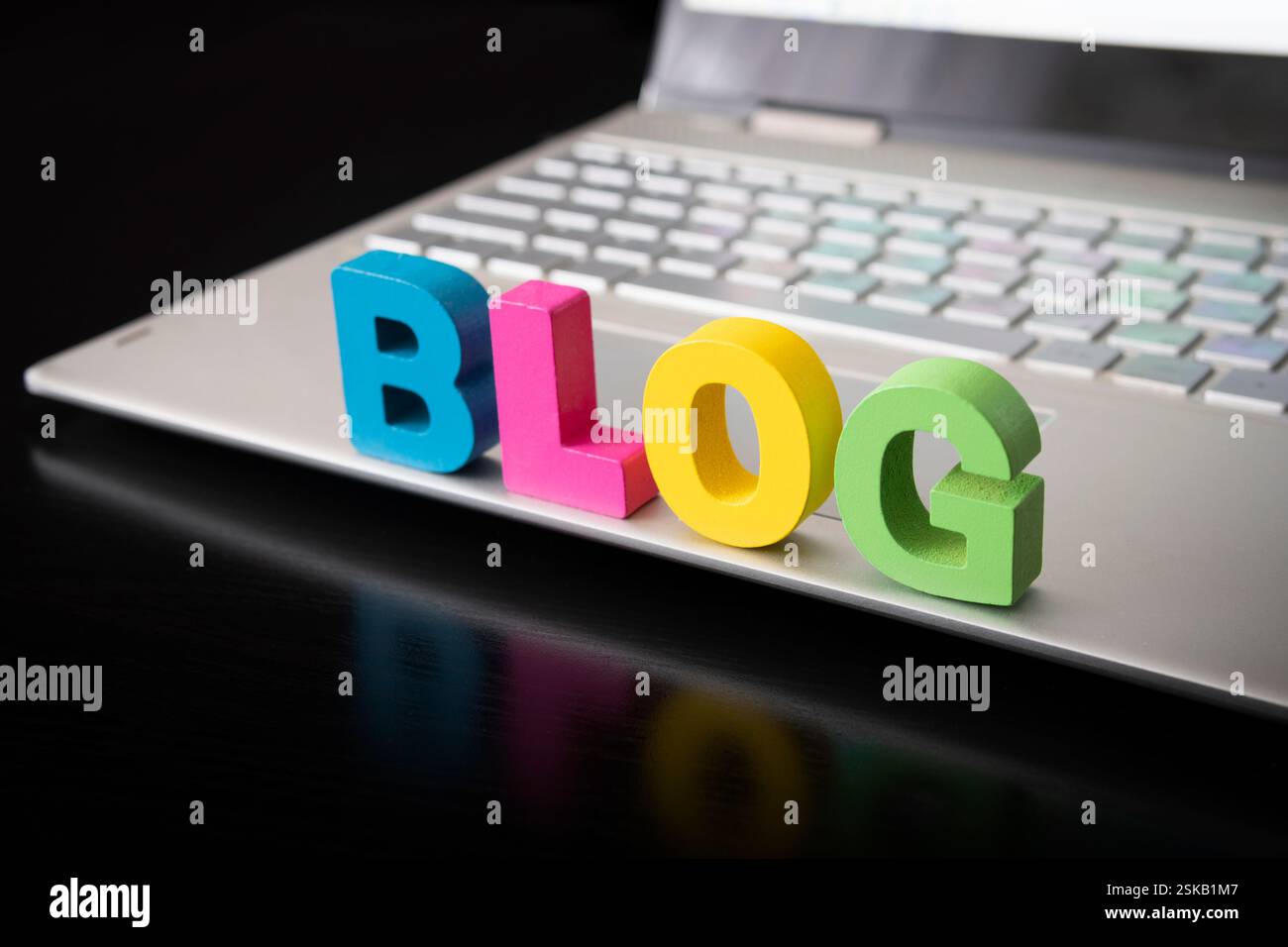 Computertastatur mit den Buchstaben Blog, Internetkonzept Stockfoto