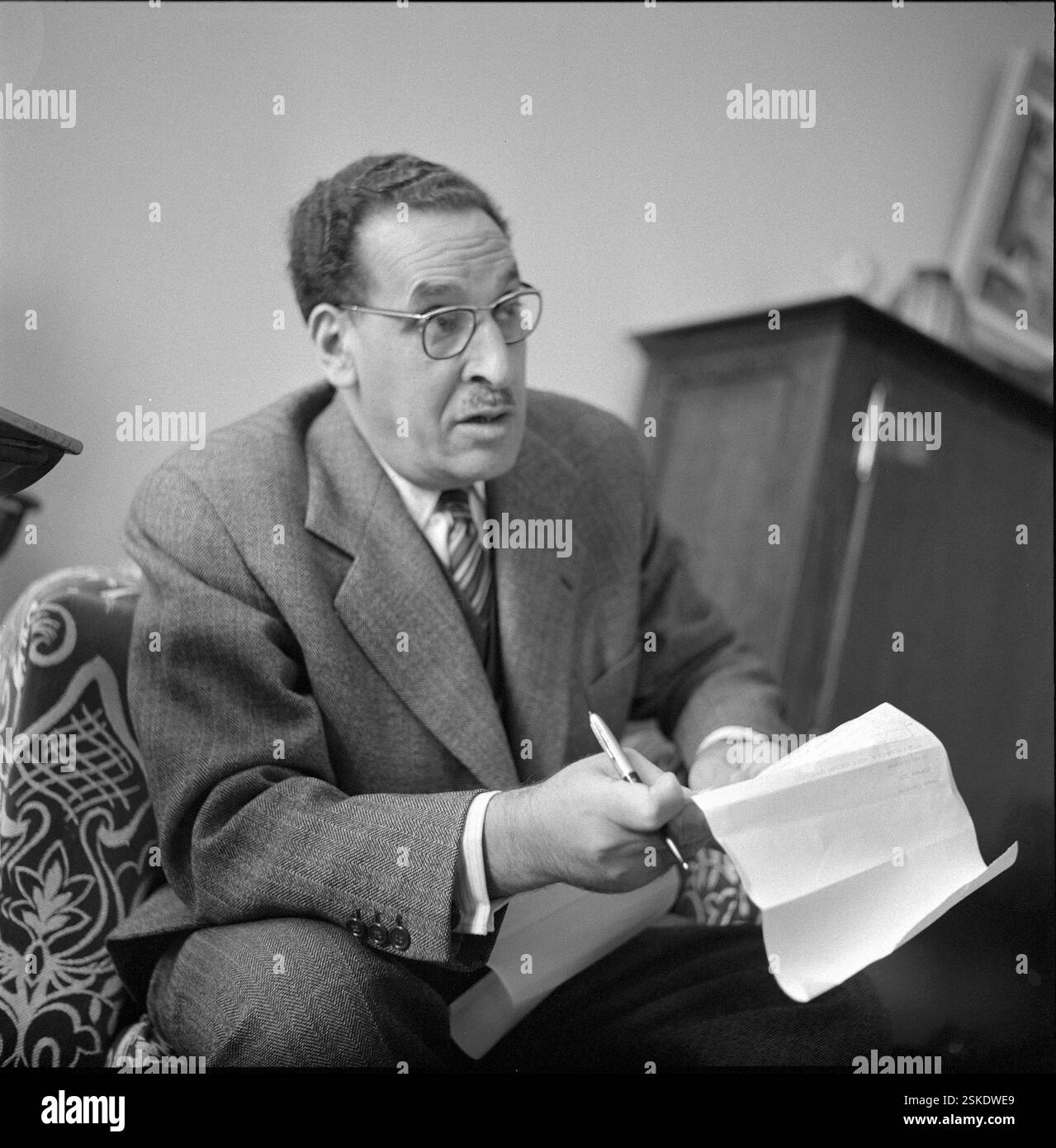 Erster Präsident der Provisorischen Regierung der Algerischen Republik (GPRA) von 1958 bis 1961#erster Präsident der Provisorischen Regierung der Algerischen Republik GPRA von 1958 bis 1961--- Ferhat Abbas in Montreux 1958#Ferhat Abbas in Montreux 1958- RDB VON DUKAS Stockfoto