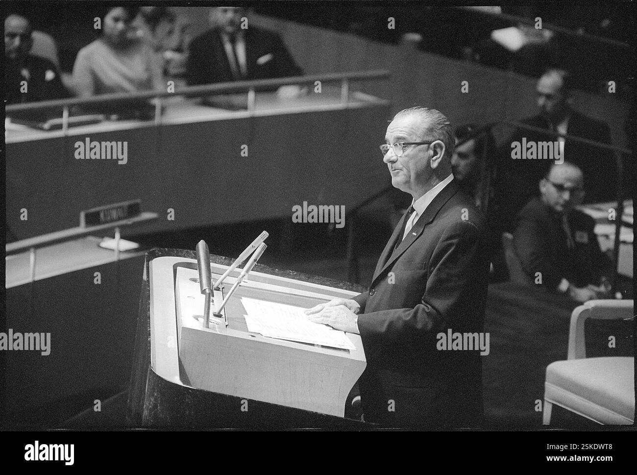vor der UNO in New York... Präsident Lyndon Baines Johnson 1963#Präsident Lyndon Baines Johnson 1963- RDB VON DUKAS Stockfoto