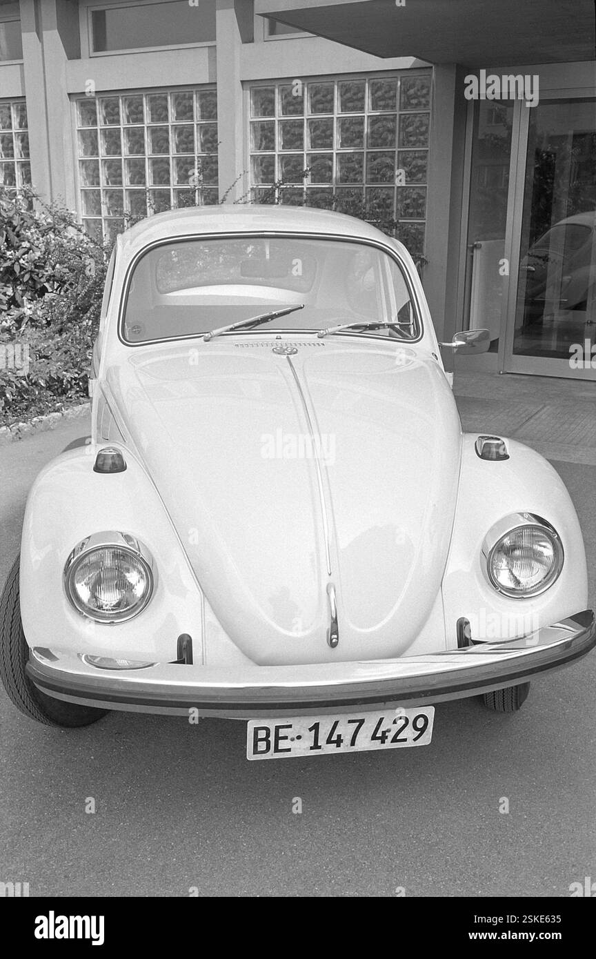 Erster Preis--- Mai-Sammlung: Schlussveranstaltung und Preisverteilung des SRK 'Rotkreuzkäfer', 1971#Collect in May: Finalveranstaltung und Preisverteilung, 'Roter Kreuzkäfer', 1971- RDB VON DUKAS Stockfoto