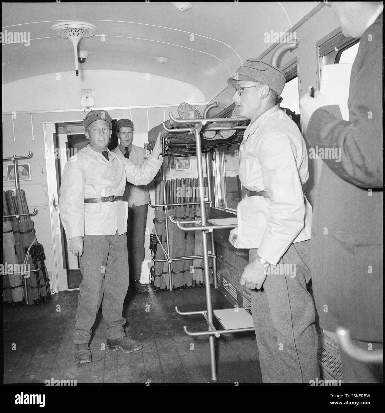 --- Manöver des Armee-Sanitätsdienstes, Sursee 1954#Manöver des Armeesarztdienstes, Sursee 1954- RDB VON DUKAS Stockfoto