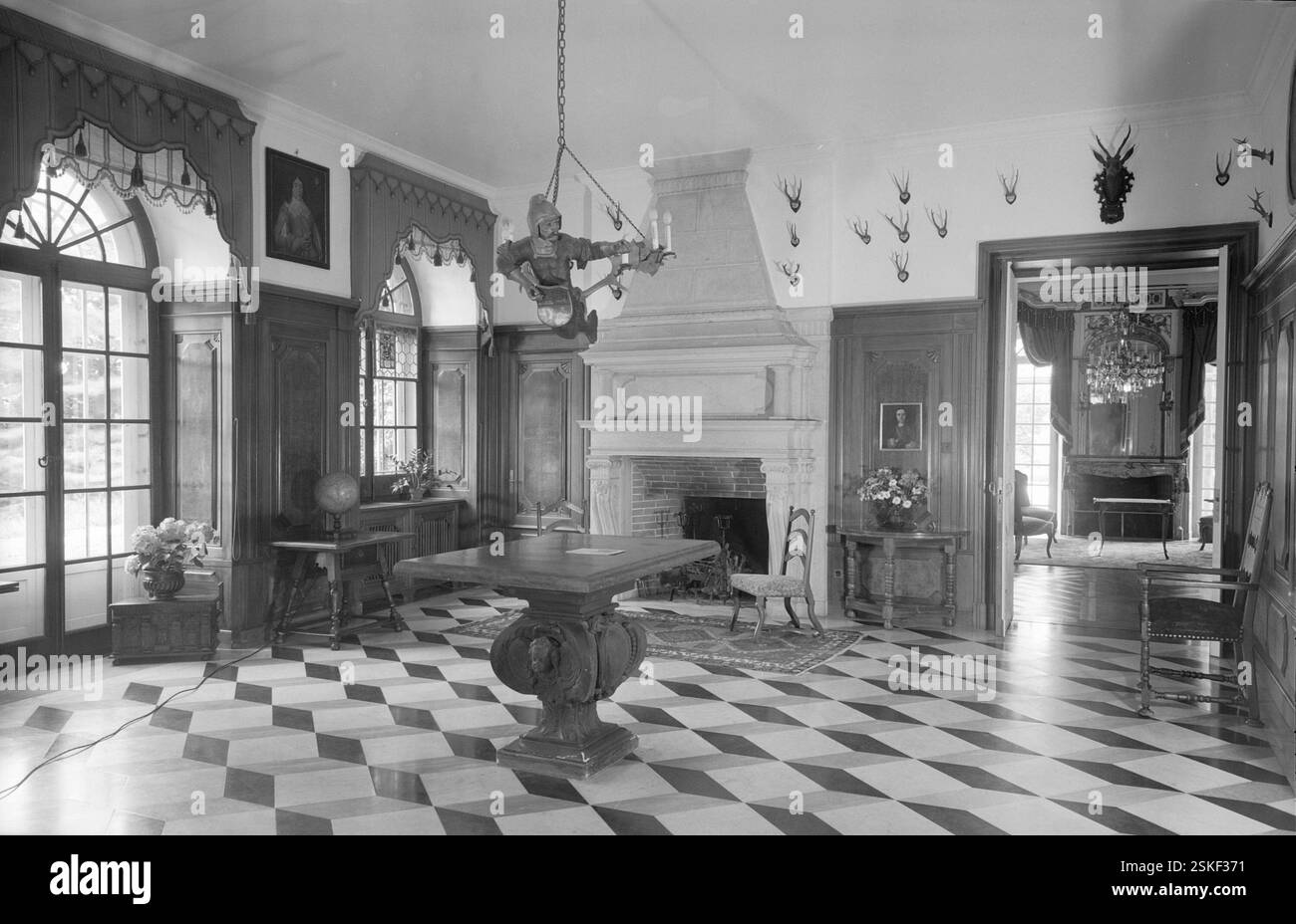 --- Zimmer im Schloss Jegenstorf, um 1955#Zimmer im Schloss Jegenstorf, um 1955- RDB VON DUKAS Stockfoto