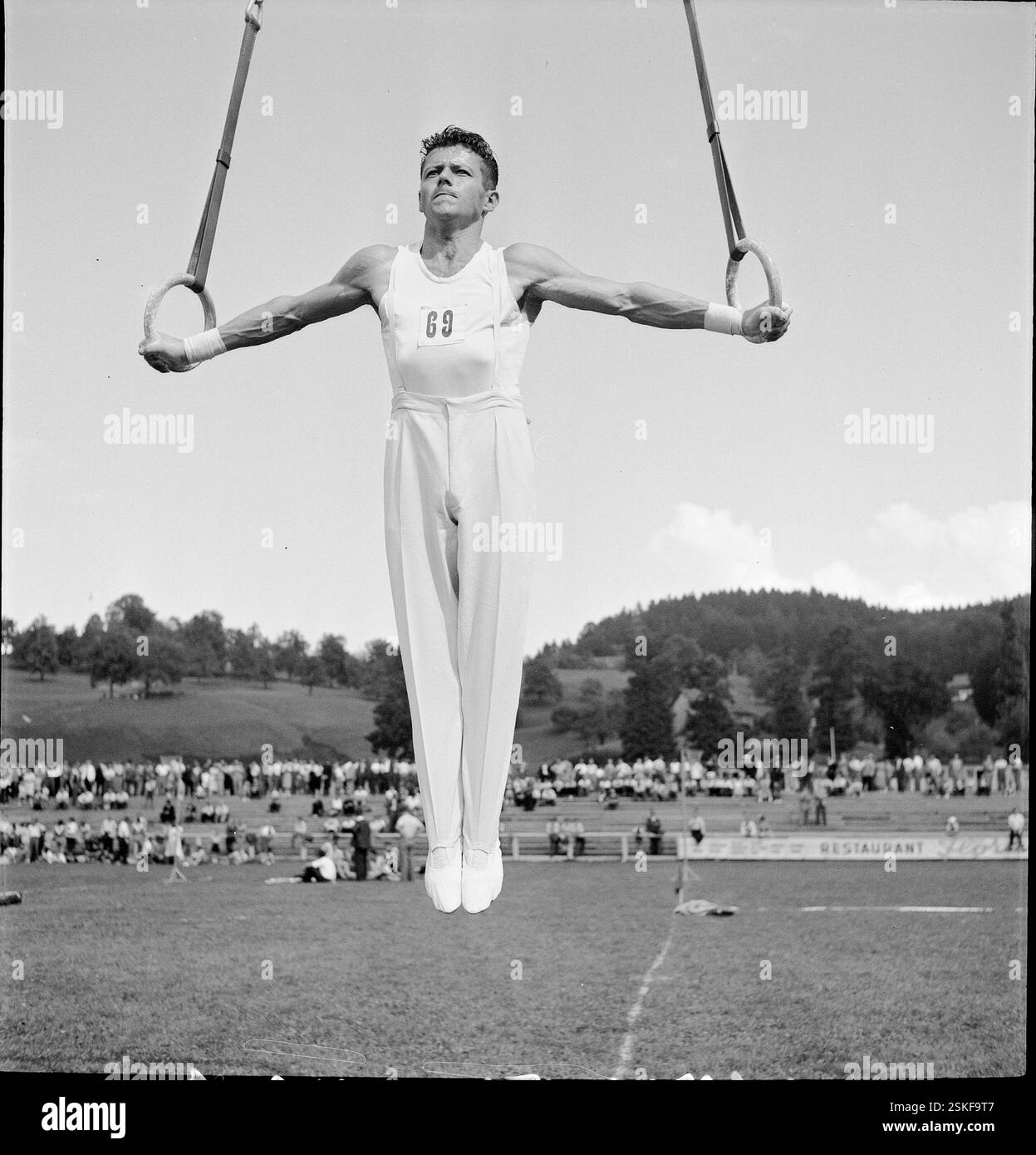 Ringe#Ringe-- Meisterschafts- und Gruppenwettkämpfe ETV, Luzern 1949#ETV Meisterschaften und Gruppenwettbewerbe, Luzern 1949- RDB VON DUKAS Stockfoto