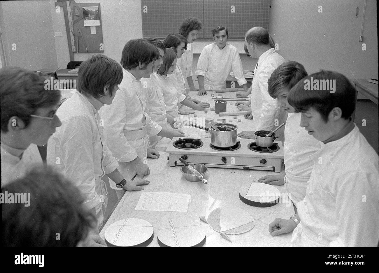 --- Bäcker-Gewerbeschule in Langenthal 1970#Bäcker-Gewerbeschule in Langenthal 1970- RDB VON DUKAS Stockfoto
