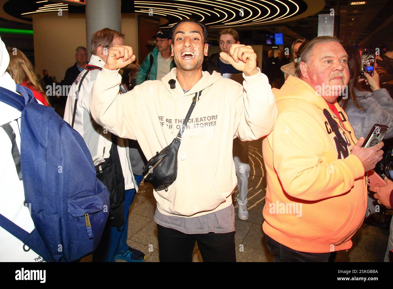 RTL Dschungelcamp 2025 - Ankunft der Dschungel Kandidaten Timur Ülker bei der Ankunft der Kandidaten des RTL Dschungelcamps 2025 am Frankfurter Flughafen Hessen Deuschland Copyright: XMatthiasxGränzdörferx Stockfoto