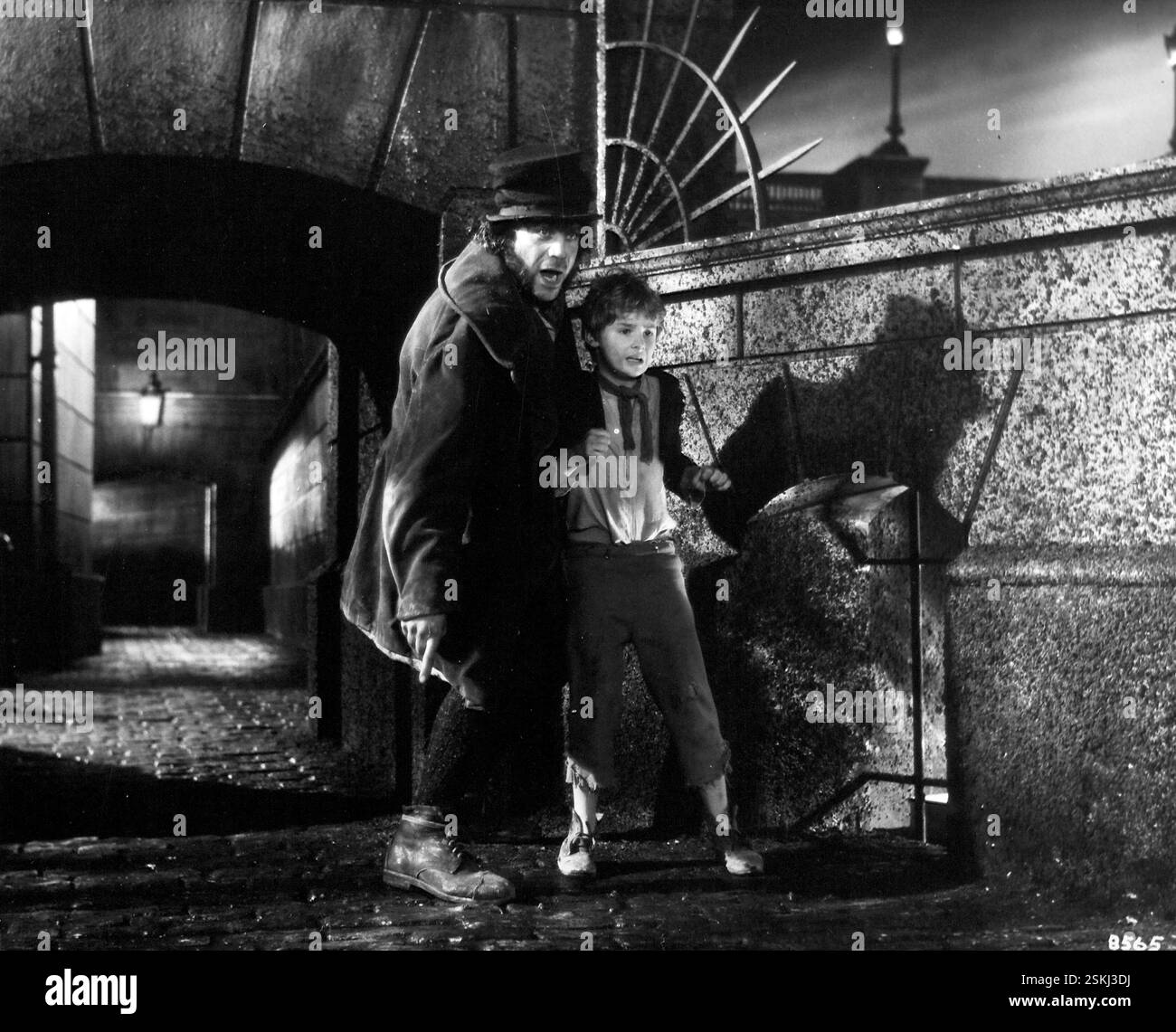 --- Oliver Reed, Mark Lester in Oliver 1968#Oliver Reed, Mark Lester in Oliver 1968- RDB VON DUKAS Stockfoto