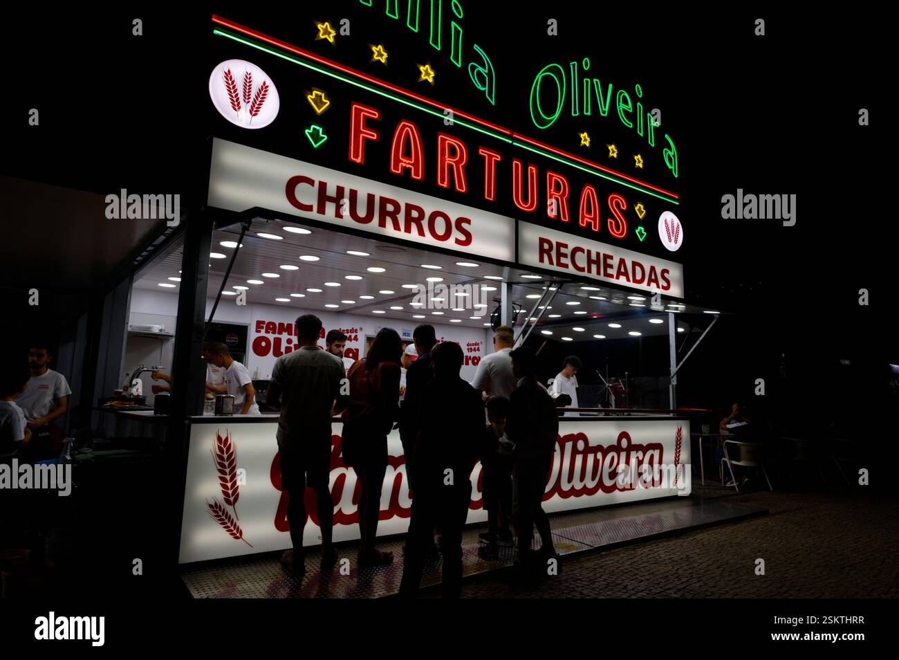 Der berühmte Família Oliveira Stand während der Festas Gualterianas Stockfoto