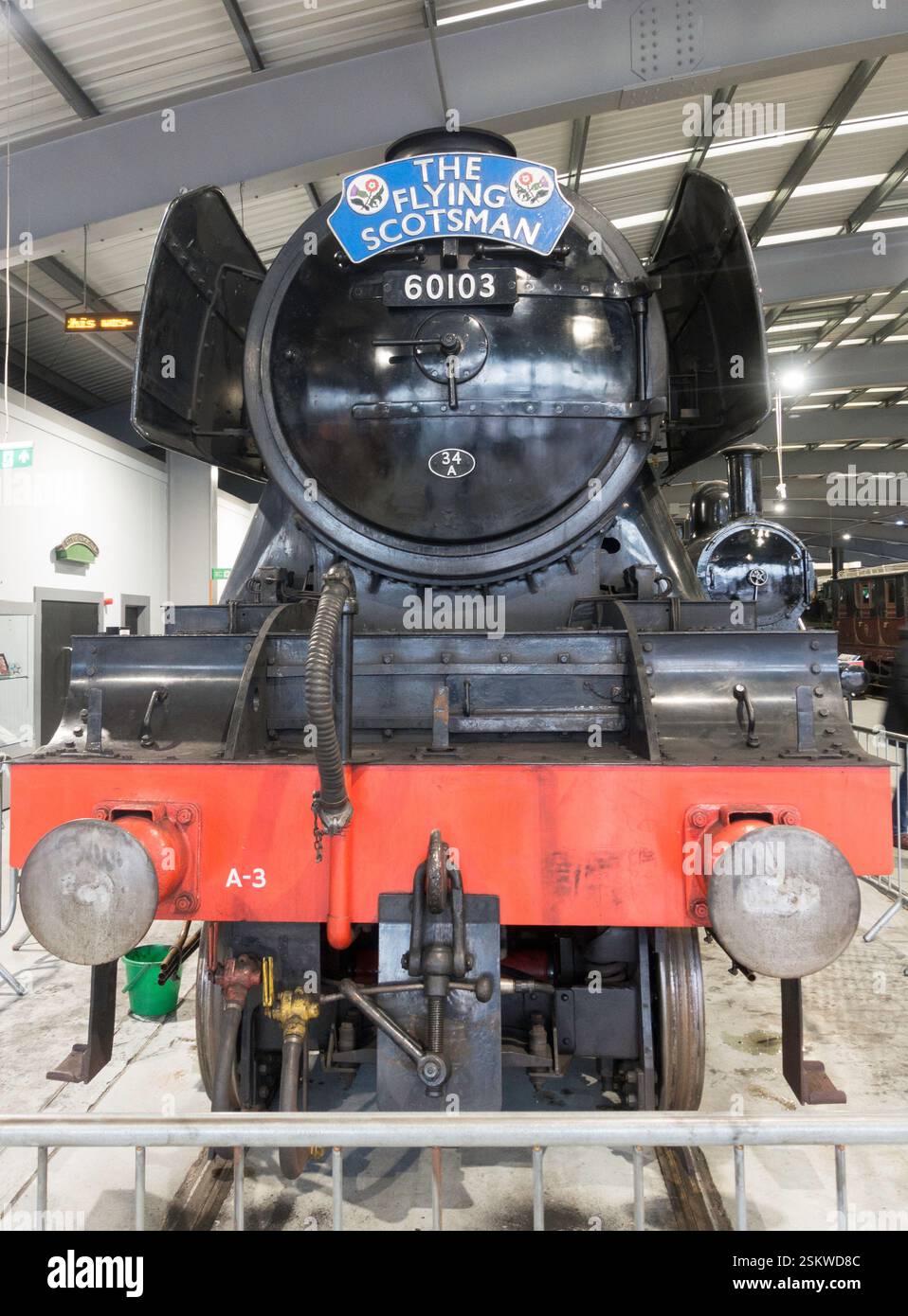 Vorderansicht der Dampflokomotive 60103 Flying Scotsman im Eisenbahnmuseum Locomotion in Shildon, Co. Durham, England, Großbritannien Stockfoto