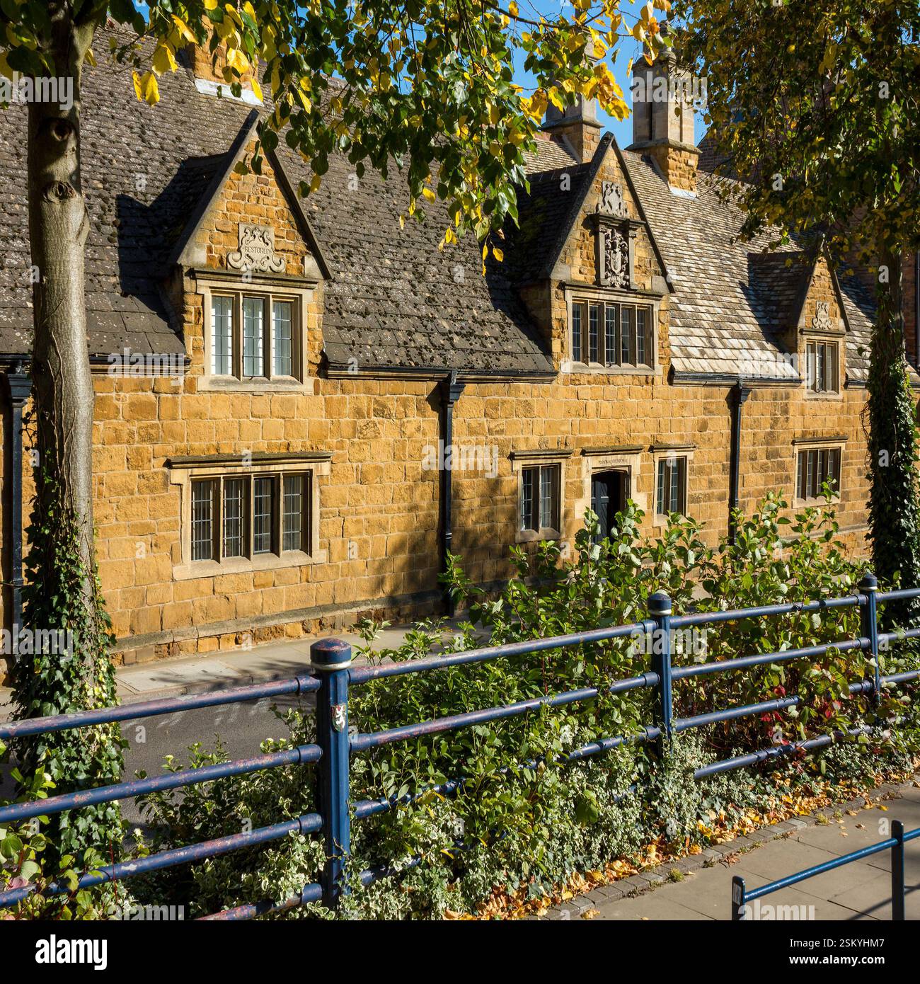 Almshäuser in Burton Street, Melton Mowbray, Leicestershire, England, Großbritannien, bekannt als „Bede Houses“ Stockfoto