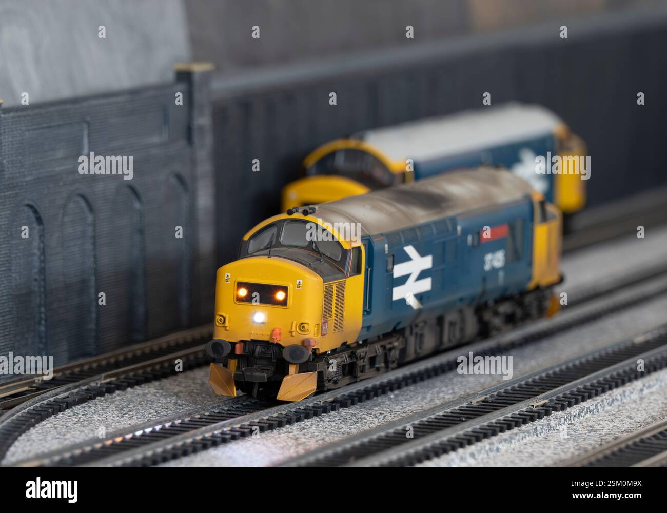 Diesellokomotive der Baureihe 37 37425, Pride of the Valley, Modell im Maßstab 00 Stockfoto